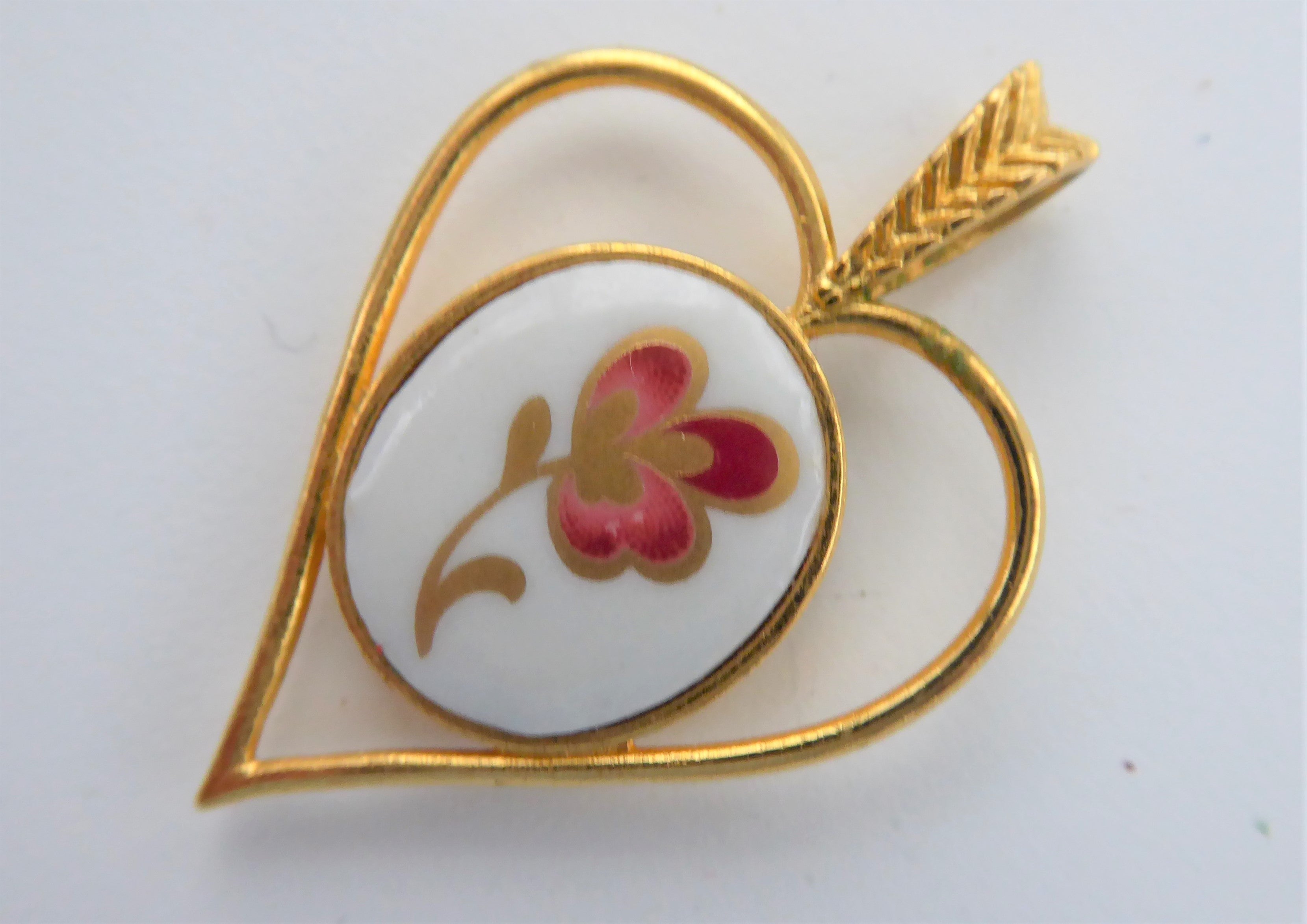 Vintage Villeroy & Boch Heart Pendant Necklace - 1980s Red Flower Design with 24kt Gold Plating by Danbury Mint | Perfect for Valentine's Day Gifts, Anniversary Presents & Retro Jewelry Collectors