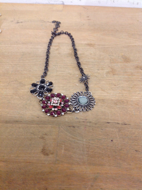 Multi Stone Flower Necklace for Women - Elegant Floral Jewelry Gift for Her - Perfect for Weddings, Parties & Everyday Wear
