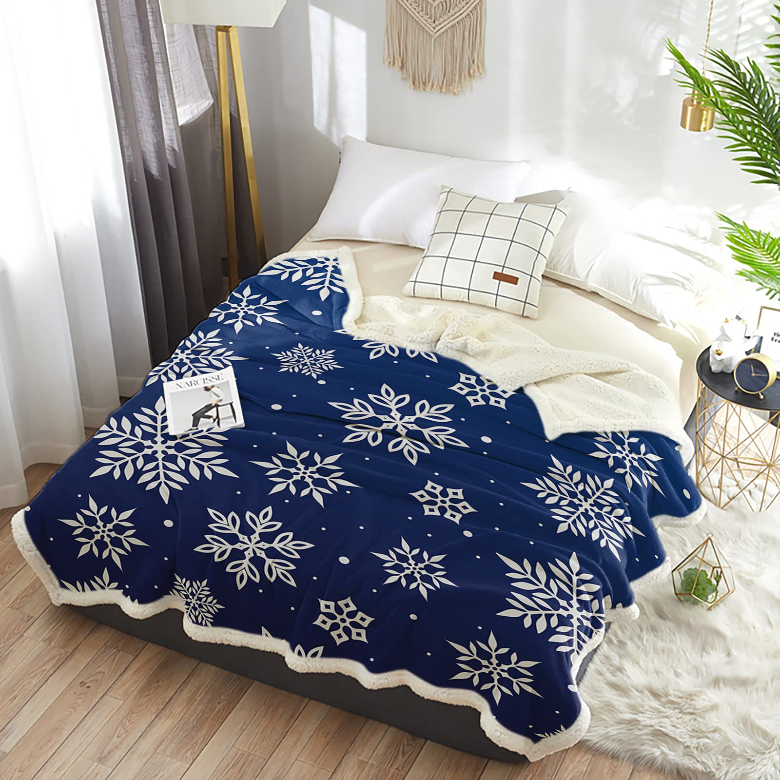 T&H XHome Sherpa Fleece Throw Blanket - Ultra Soft & Warm Reversible Microfiber Blanket (40x50 Inches) - Cozy Snowflake Blue Textured Design for Bed, Couch, Sofa & Travel - Perfect for Winter, Christmas & All Season Use