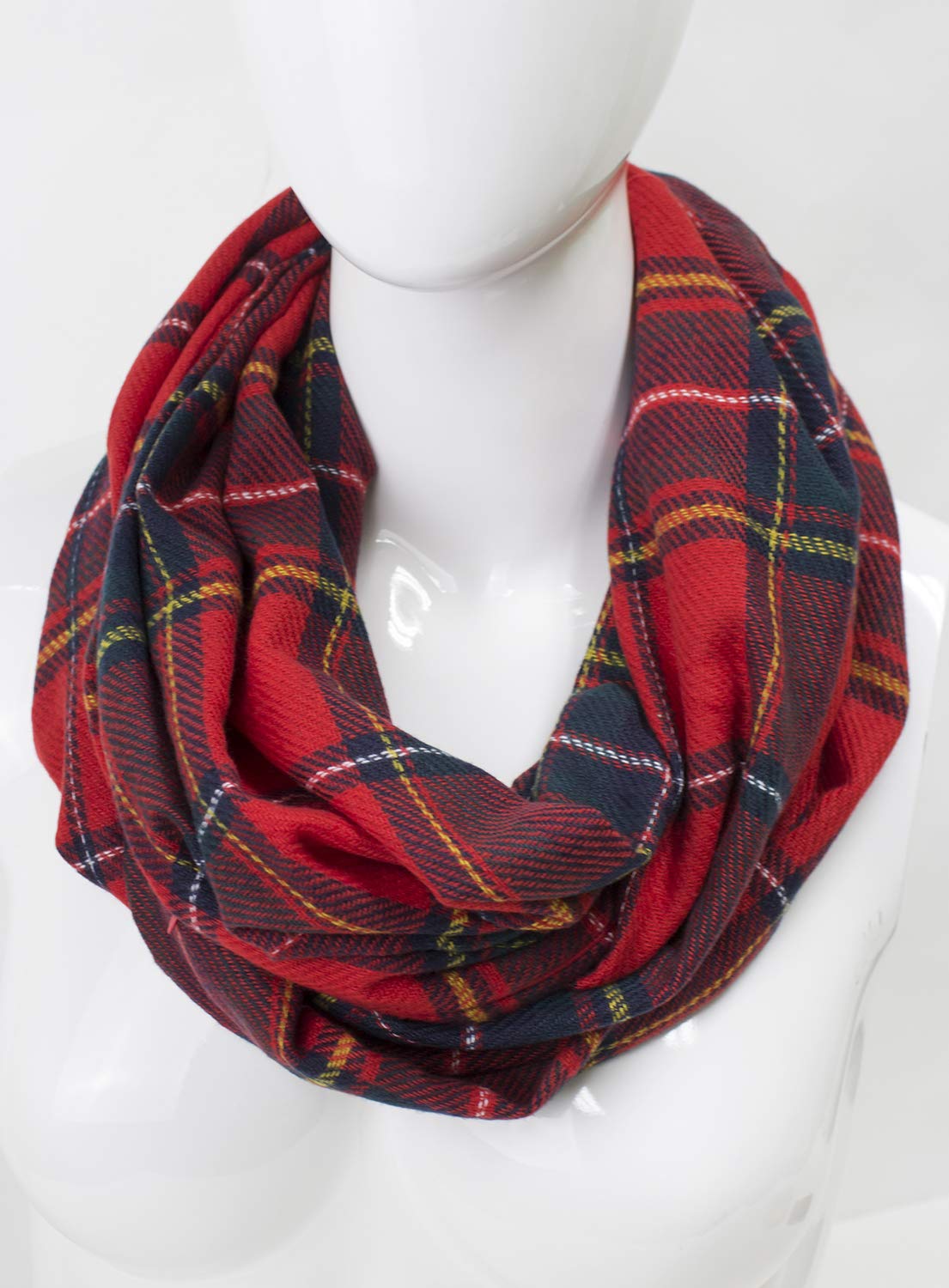 Stylish Winter Plaid Infinity Scarf with Hidden Zipper Pocket - Warm Fashion Travel Scarf for Women & Men - Perfect for Cold Weather, Outdoor Activities & Gift Giving