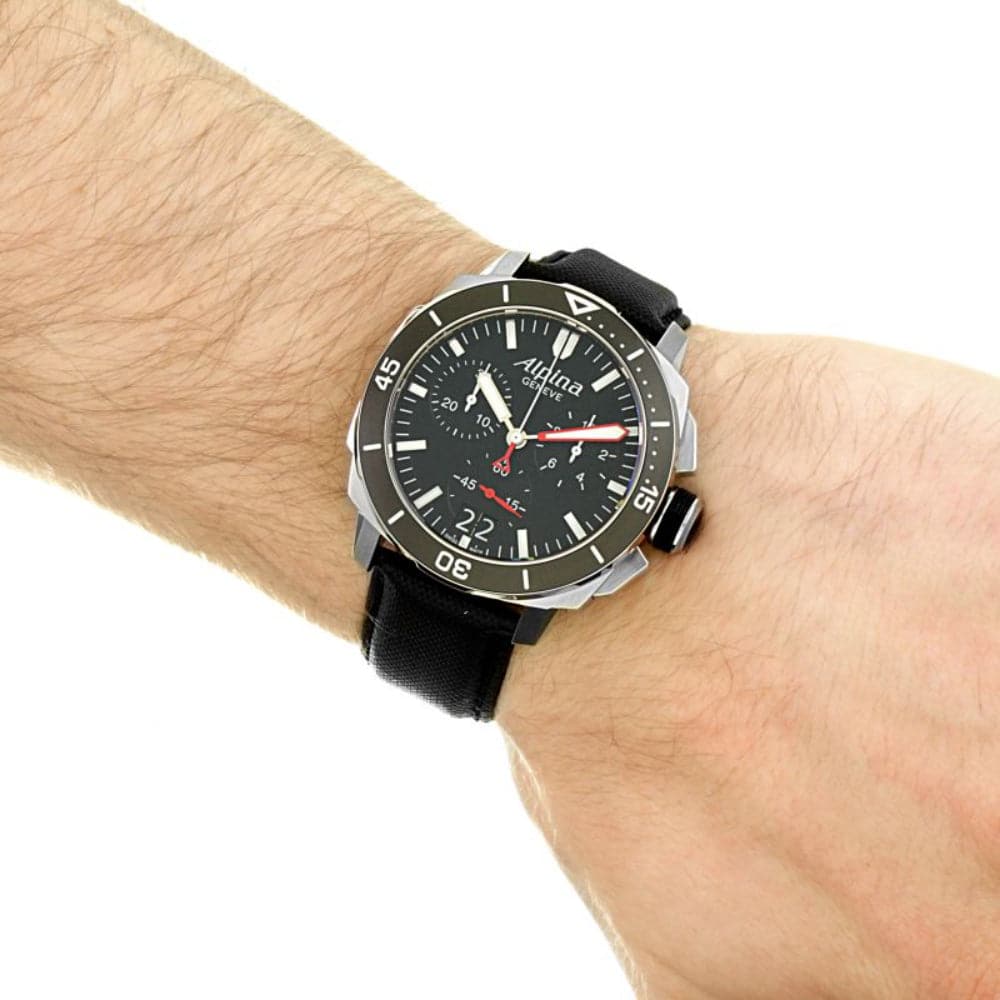 ALPINA SEASTRONG DIVER 300 Black Dial Silicone Strap Men's Watch AL-372LBG4V6 - Professional Waterproof Diving Timepiece for Men, Perfect for Scuba Diving, Swimming & Outdoor Adventures