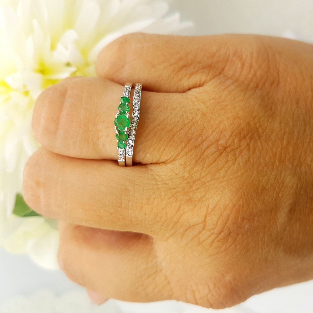 Dazzlingrock Collection 14K Solid White Gold Round Emerald & White Diamond Women's 5 Stone Bridal Engagement Ring Set with Matching Band - Perfect for Proposals, Anniversaries & Wedding Jewelry Gifts