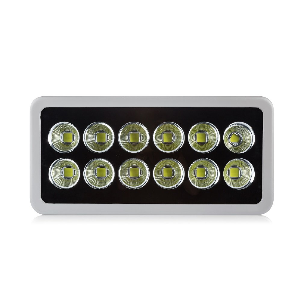 600W LED Flood Light - Super Bright Daylight White, Long Distance Security Lighting, IP66 Waterproof for Outdoor Use - Perfect for Parking Lots, Gardens, Football & Basketball Courts, Stadiums, and Backyard Lighting