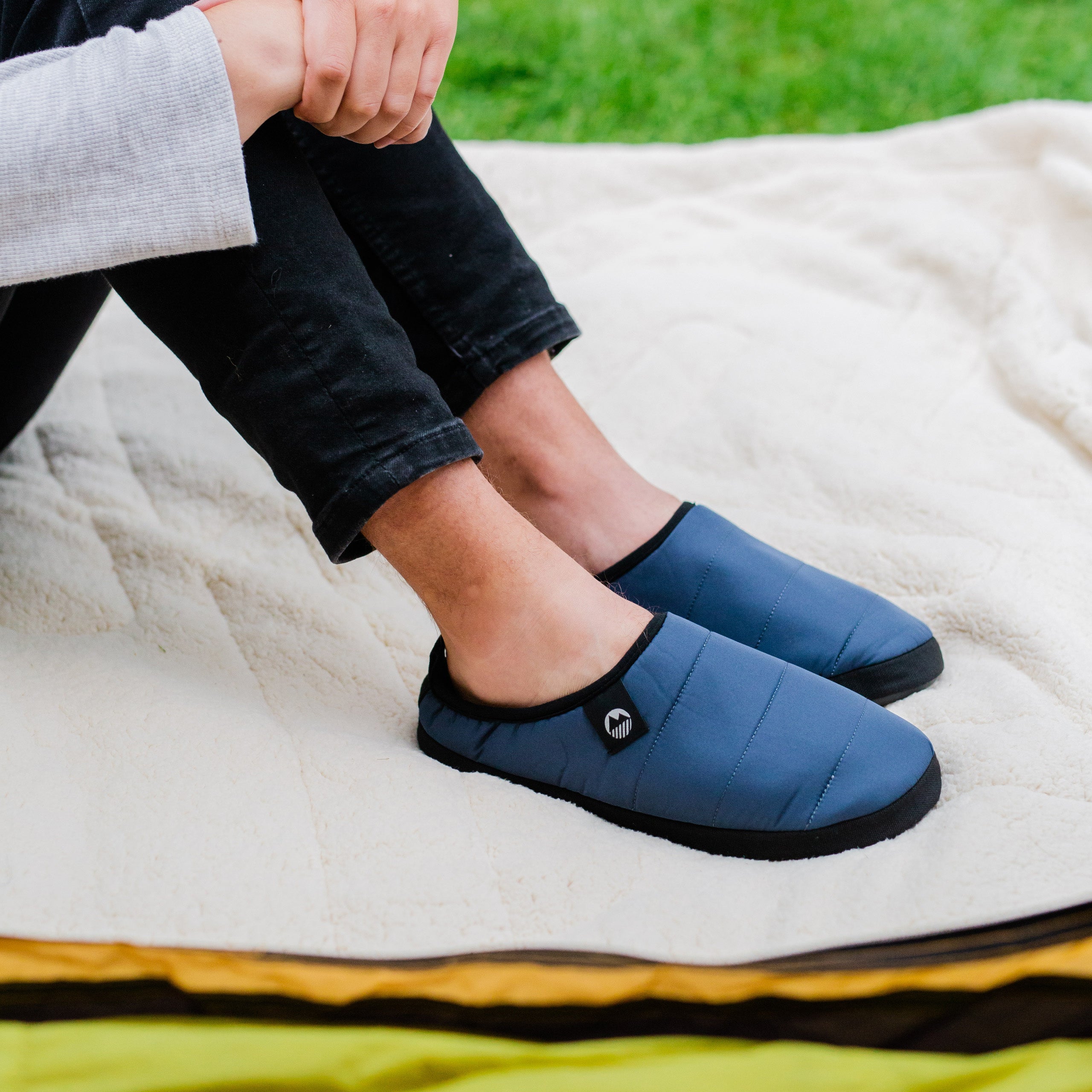 Men's Ultra Warm Tent Slippers - Cozy Winter Indoor/Outdoor House Shoes for Camping, Hiking & Home Comfort