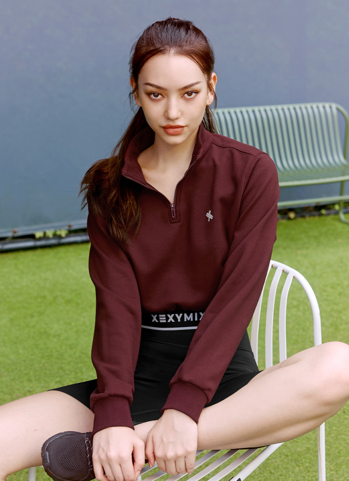 Logo Point Warm Crop Sweatshirt for Women - Cozy Fleece Pullover with Stylish Design - Perfect for Casual Outfits, Gym Wear & Street Fashion