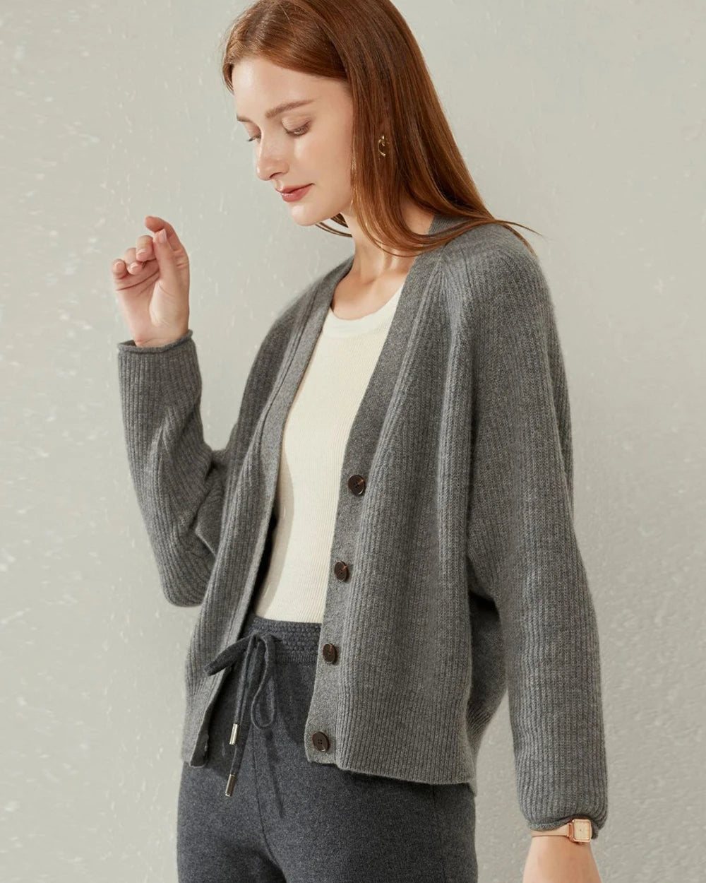 Luxury V-Neck Cashmere Cardigan for Women - Soft & Warm Winter Sweater - Perfect for Office, Date Night & Casual Outfits