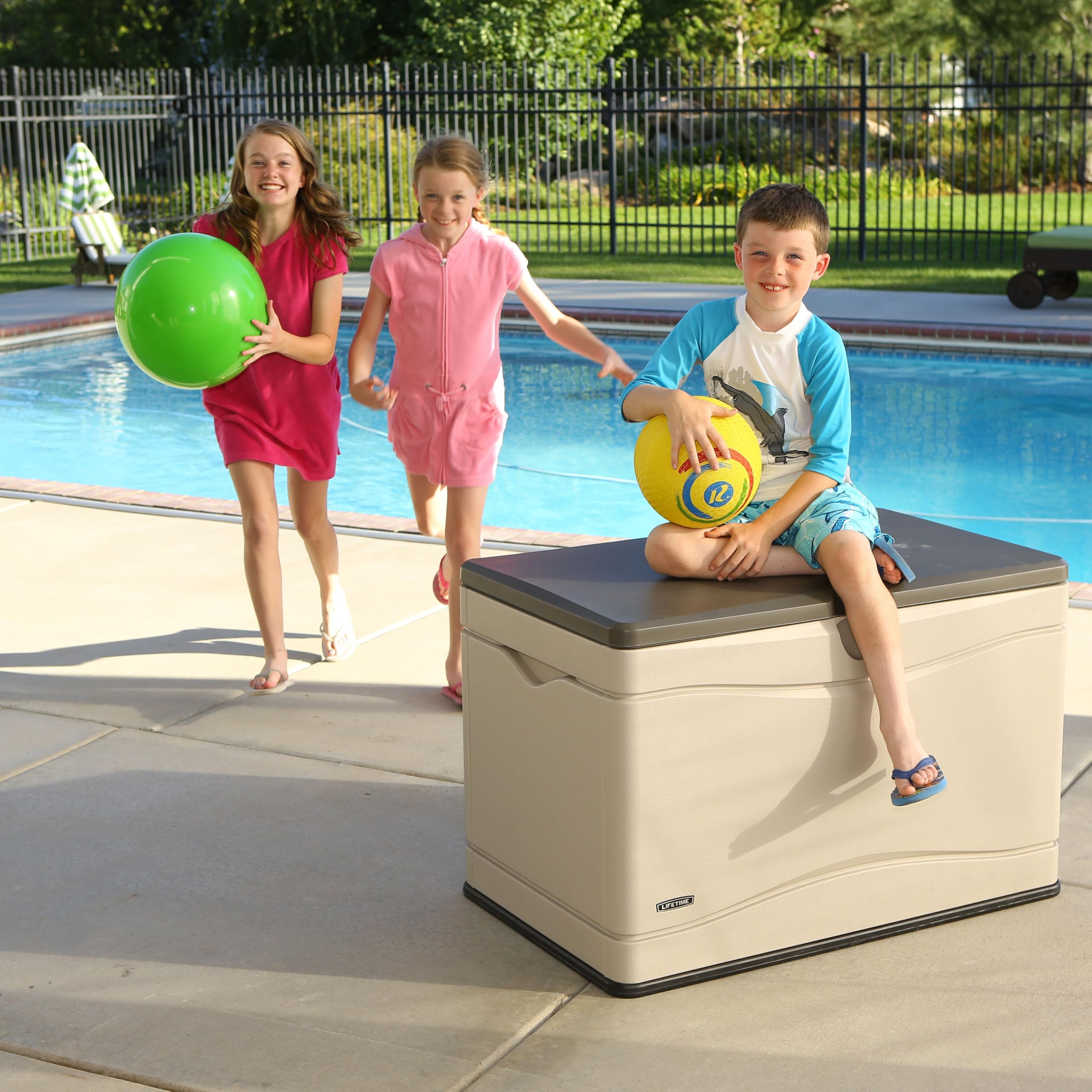 Lifetime 60103 80 Gallon Deck Storage Box - Outdoor Weatherproof Storage for Patio Furniture Cushions, Pool Toys & Garden Tools - Desert Sand/Brown