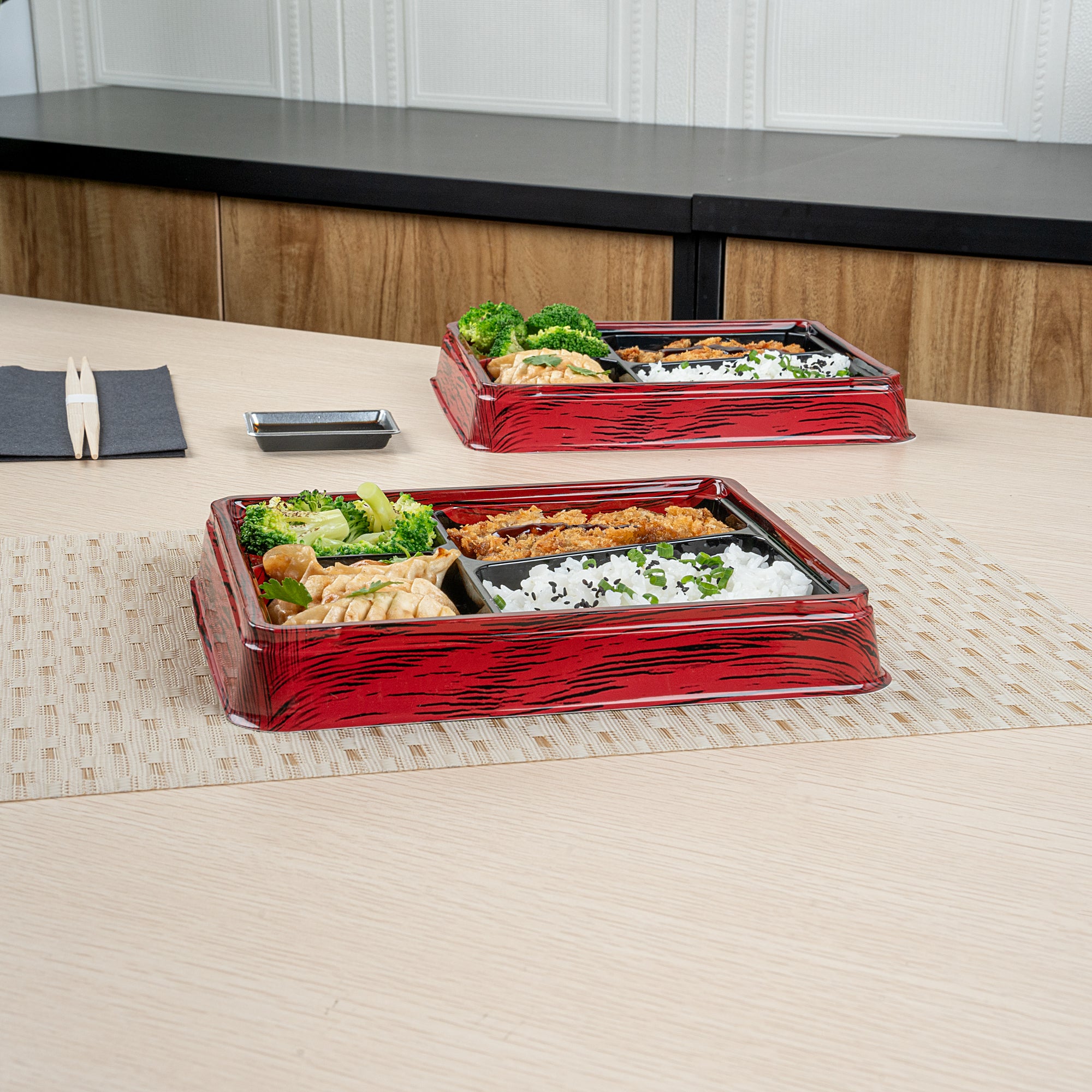 Bento Tek 19 oz Rectangle Red and Black Plastic Bento Box with 4 Compartments - 9.25