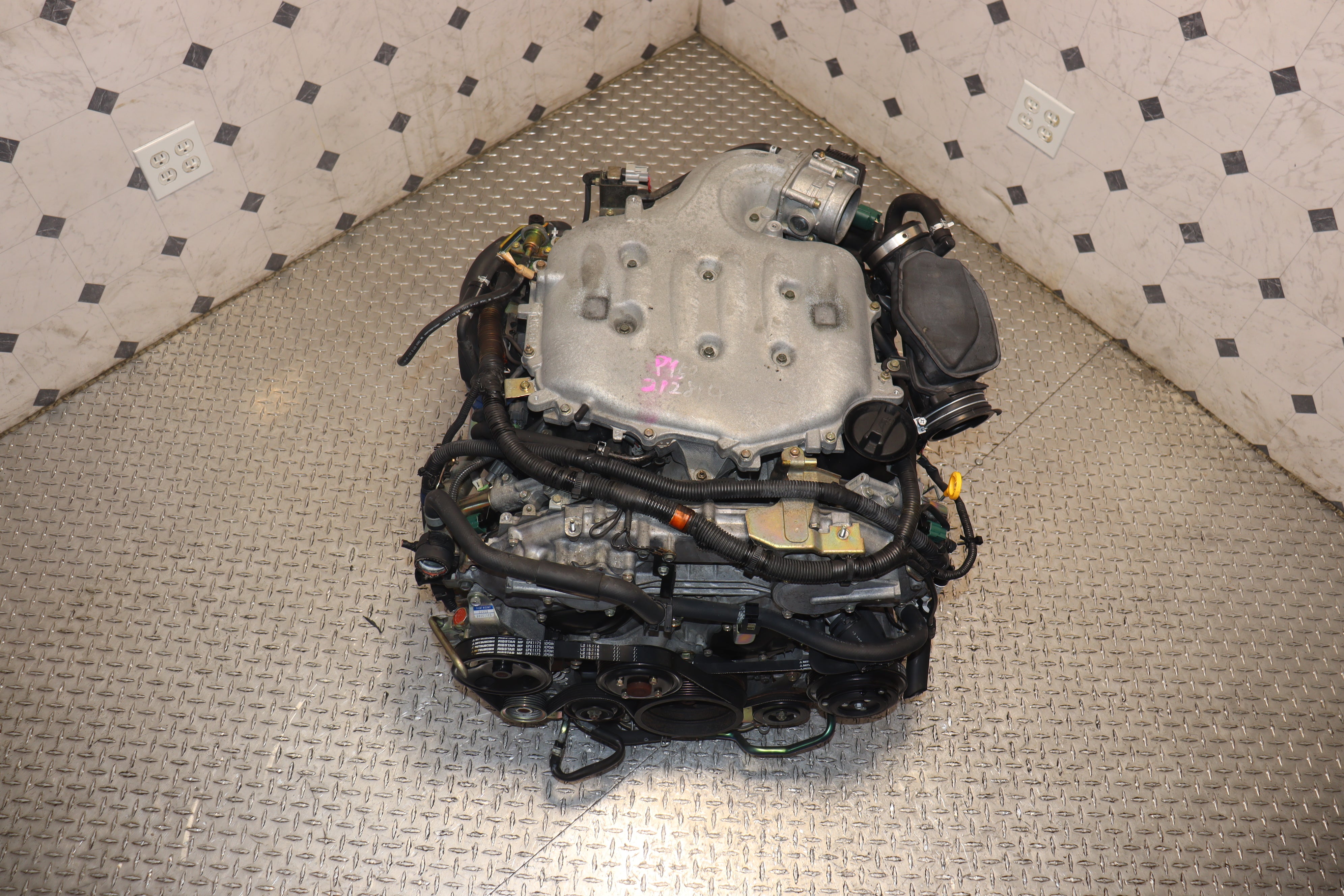 JDM 2003-2005 Nissan 350Z & Infiniti G35 VQ35DE 3.5L Non-Revup Engine - Replacement Motor for Performance Upgrades & Classic Car Restoration