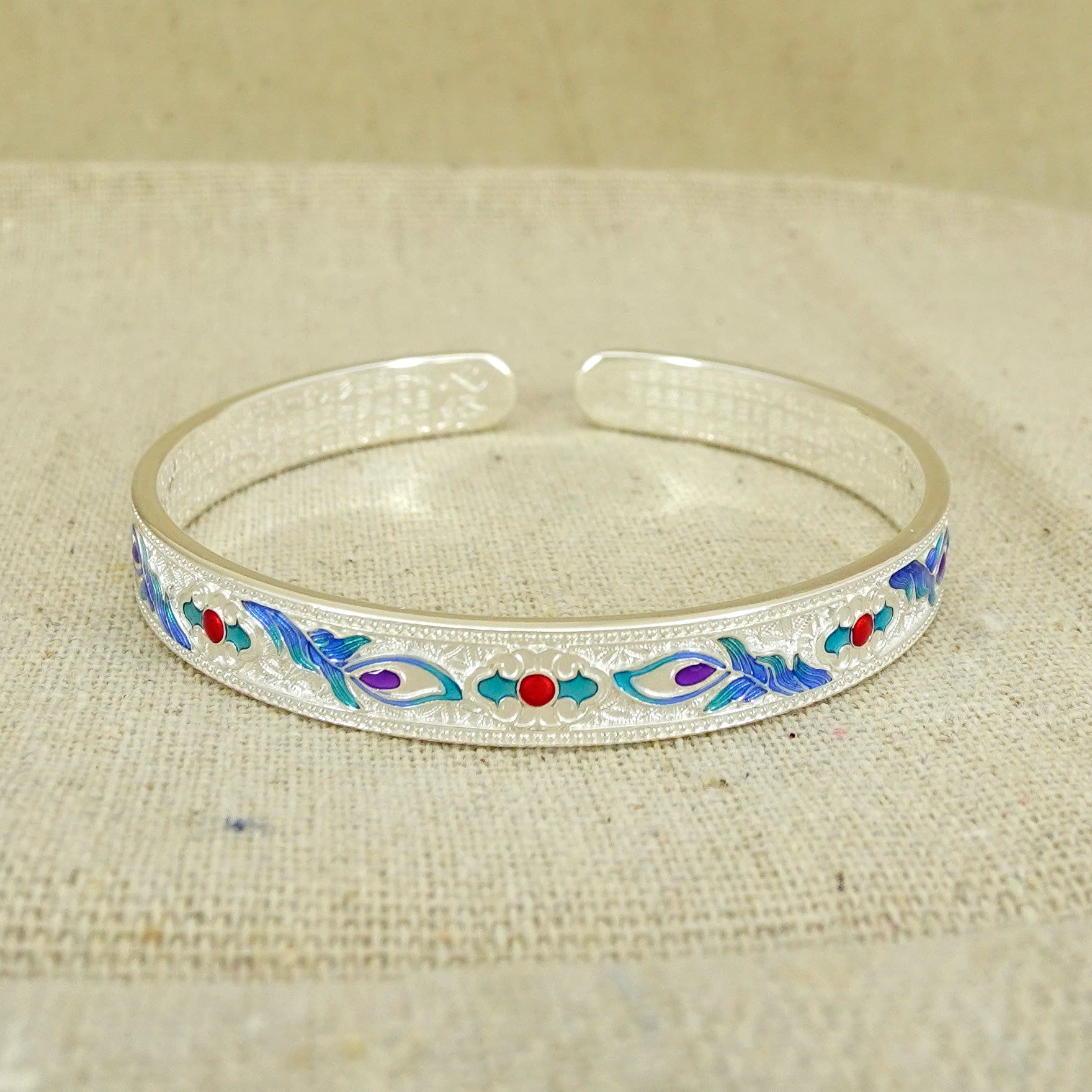 Silver Bangle with Heart Sutra Engraving - Elegant Buddhist Jewelry for Meditation & Spiritual Protection - Perfect for Yoga, Mindfulness Practice & Meaningful Gifts