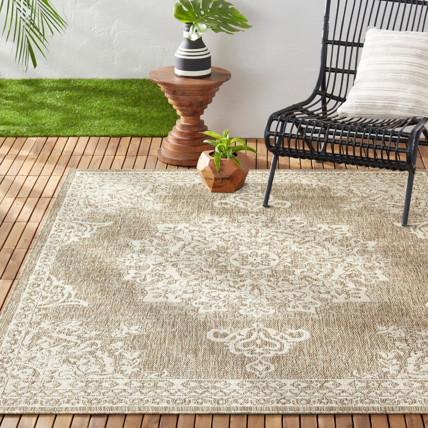 Nicole Miller New York Patio Country Azalea Transitional Medallion Indoor/Outdoor Area Rug - Taupe/Ivory, 7'9