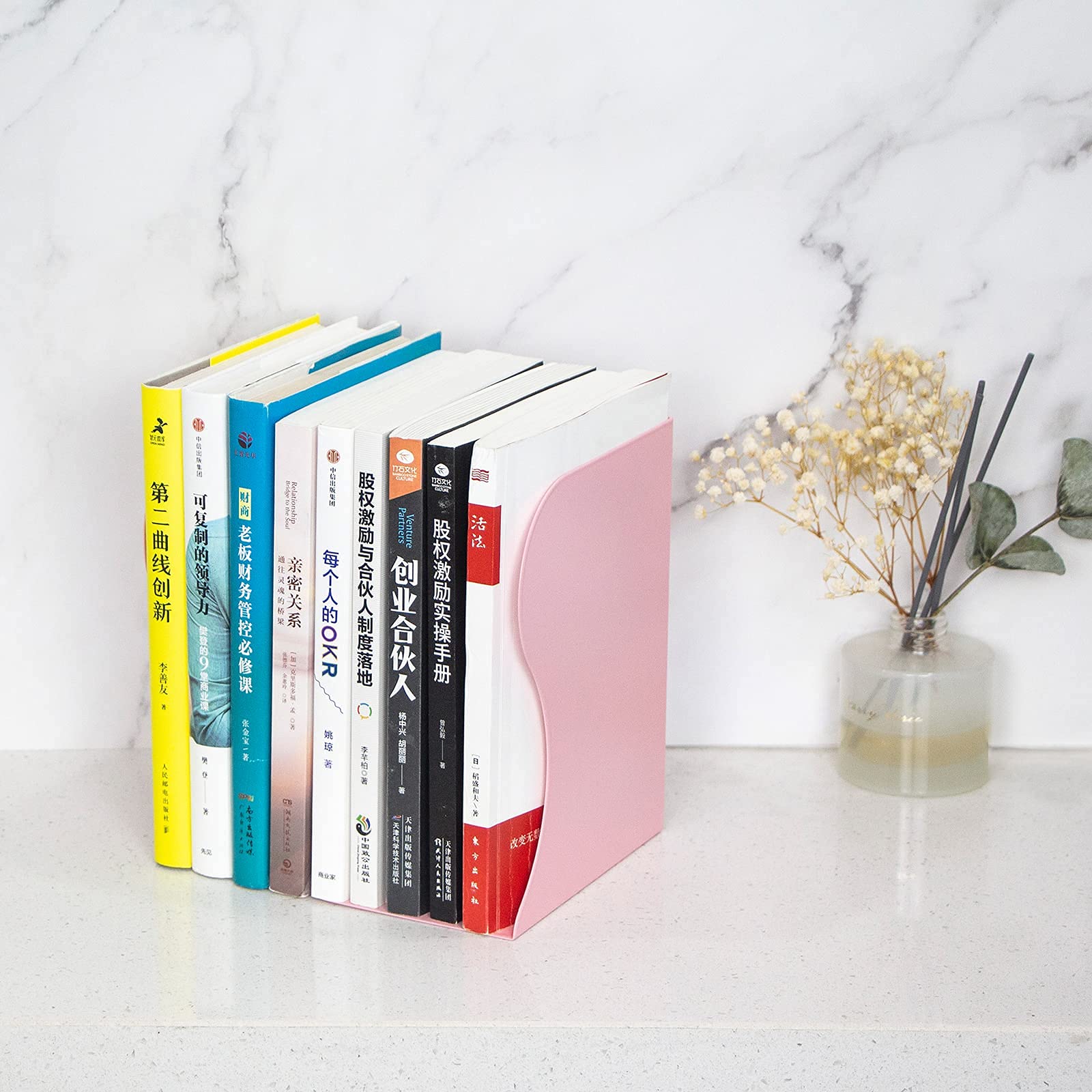 Aobopar Adjustable Heavy Duty Metal Bookends - Sturdy Book Holder for Shelves & Desk Organizer - Perfect for Office, Home & School Use (Black) | Ideal for Organizing Textbooks, Cookbooks & Office Documents