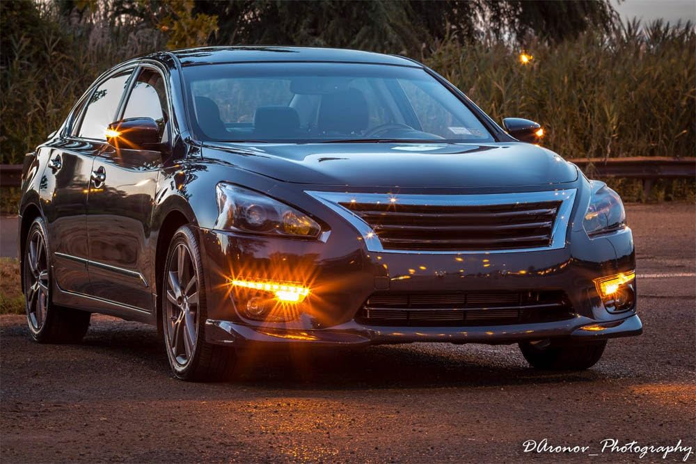 iJDMTOY LED Daytime Running Lights Assembly for 2013-2015 Nissan Altima Sedan - High Power DRL with 10 Xenon White & 10 Amber Yellow LEDs - Perfect Fit Replacement - Enhance Visibility & Safety for Daily Commute & Night Driving