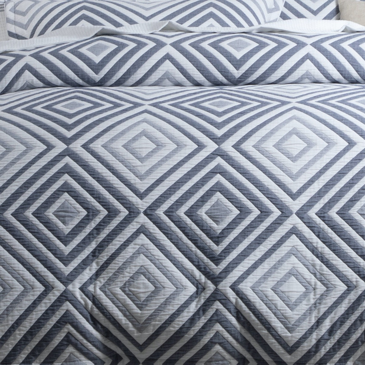 Premium Lambert Ink Quilt Cover Set - Soft Luxury Bedding Collection for Master Bedroom & Guest Room - Queen/King Size Duvet Cover with Pillow Shams - Modern Home Decor for Cozy Nights