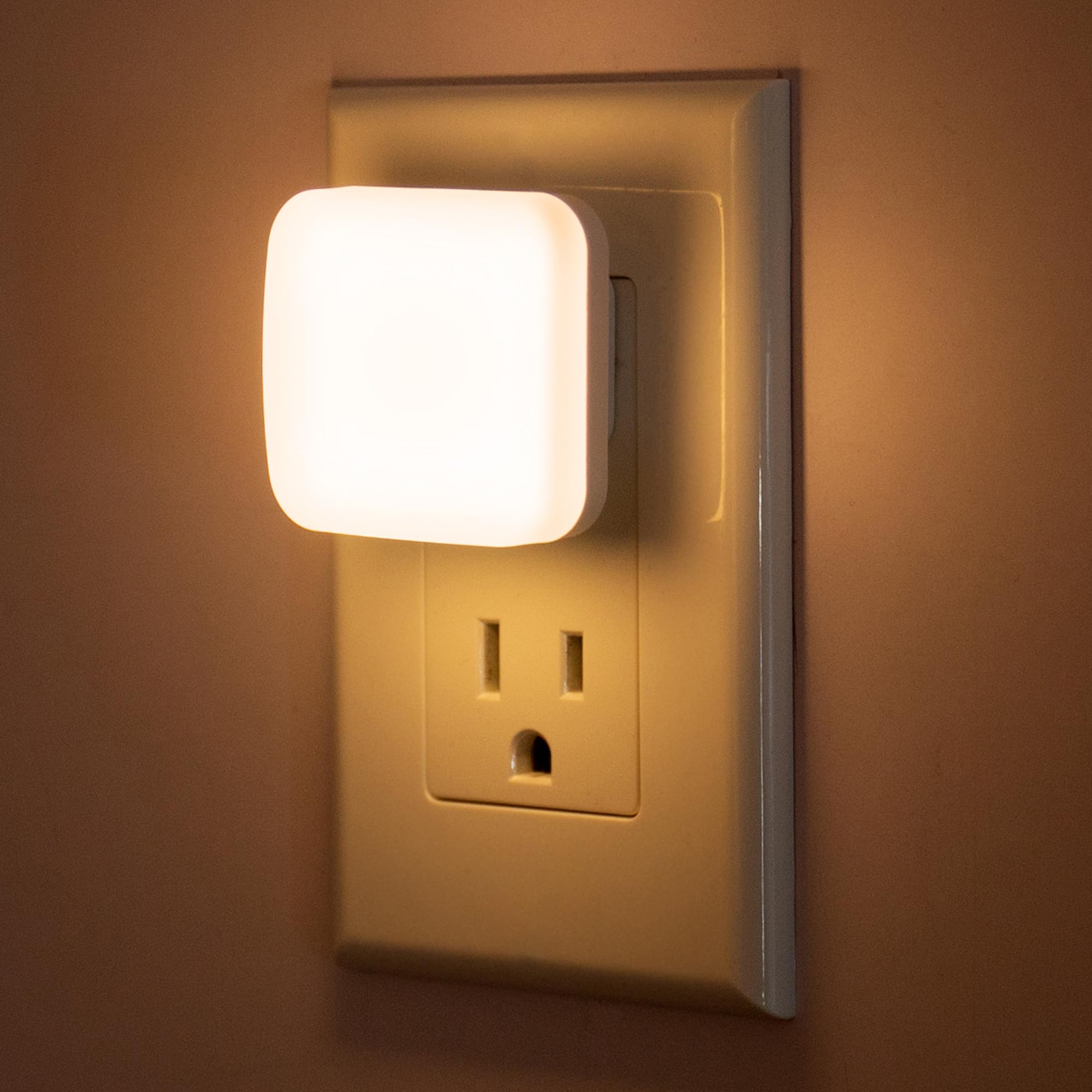 LED Night Lights Plug into Wall with Light Sensor, Dusk to Dawn 0.3W Square Night Light for Kids - 3000K Warm White for Bathroom, Bedroom, Kitchen (2 Pack) - Perfect for Nursery, Hallway & Baby Safety