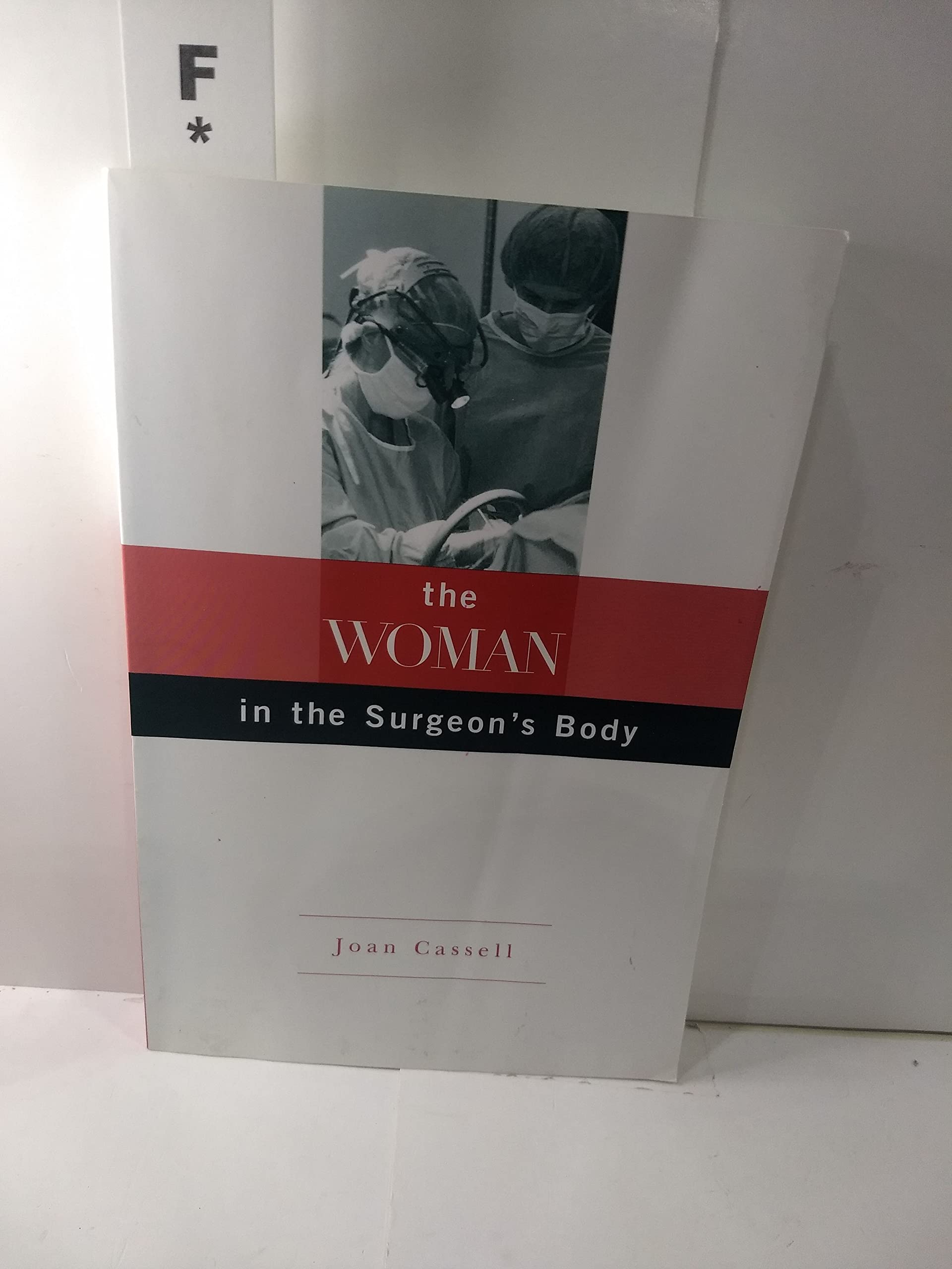 The Woman in the Surgeon's Body - Thrilling Medical Suspense Novel | Mystery & Psychological Thriller Books for Adults | Perfect for Book Clubs & Late-Night Reading