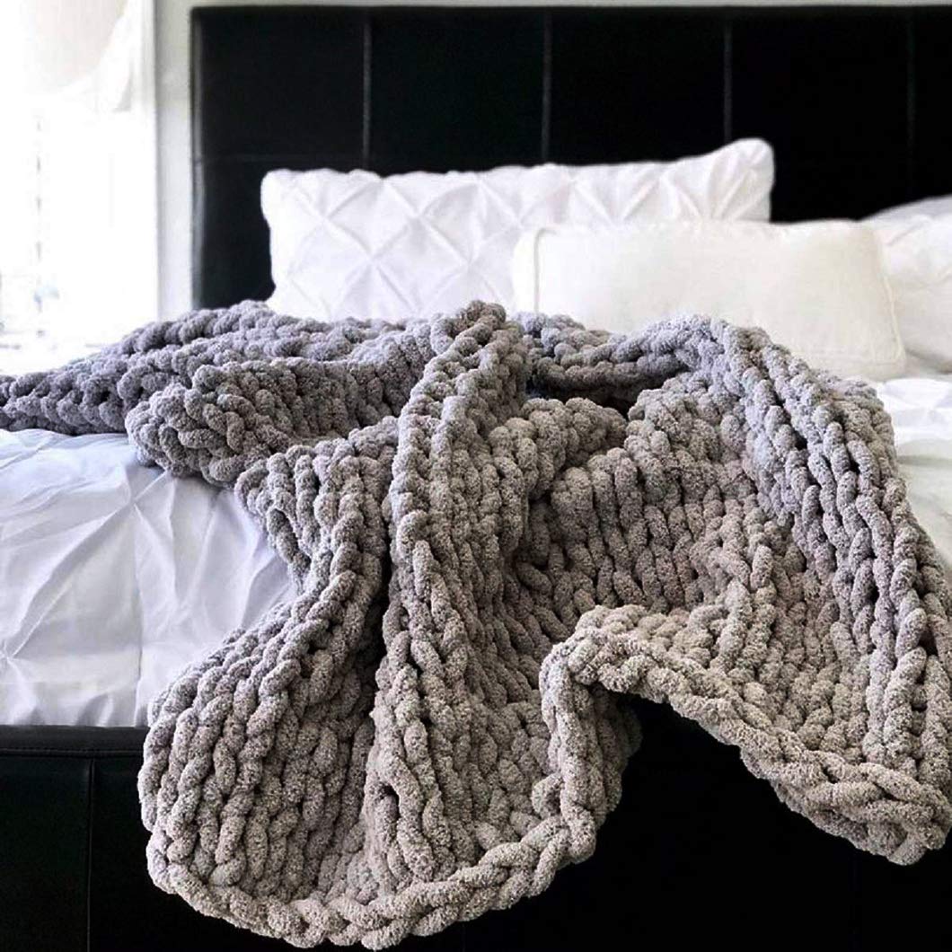 Luxury Chunky Knit Throw Blanket - Extra Large Soft Cable Knit Chenille Blanket for Bed, Couch & Sofa - Cozy Polyester Blanket Perfect for Winter Nights, Movie Time and Home Decor