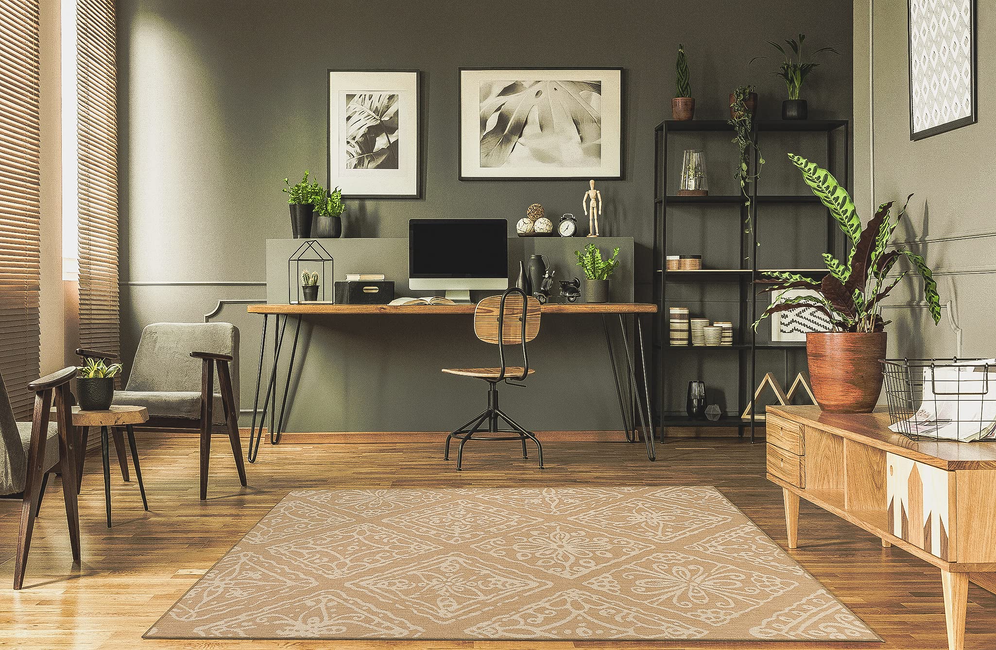 Premium Geometric Indoor/Outdoor Area Rug 7'10