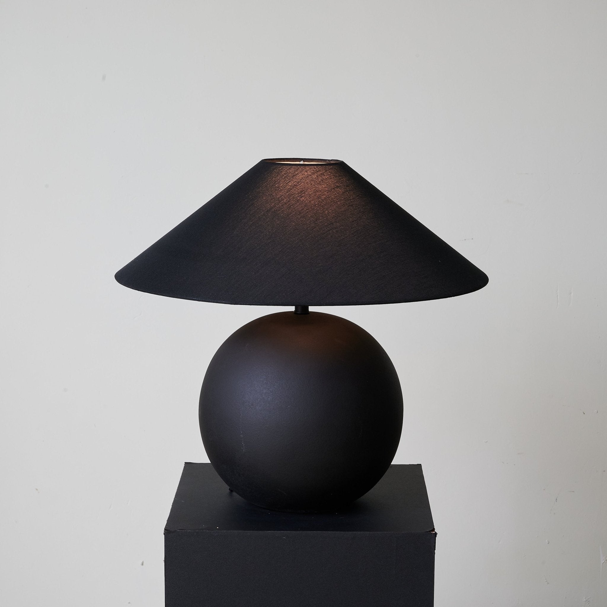 Obsidian Sphere Table Lamp - Elegant Black Crystal Glass Nightstand Light for Bedroom, Living Room & Office Decor - Perfect for Relaxation, Reading & Ambient Lighting