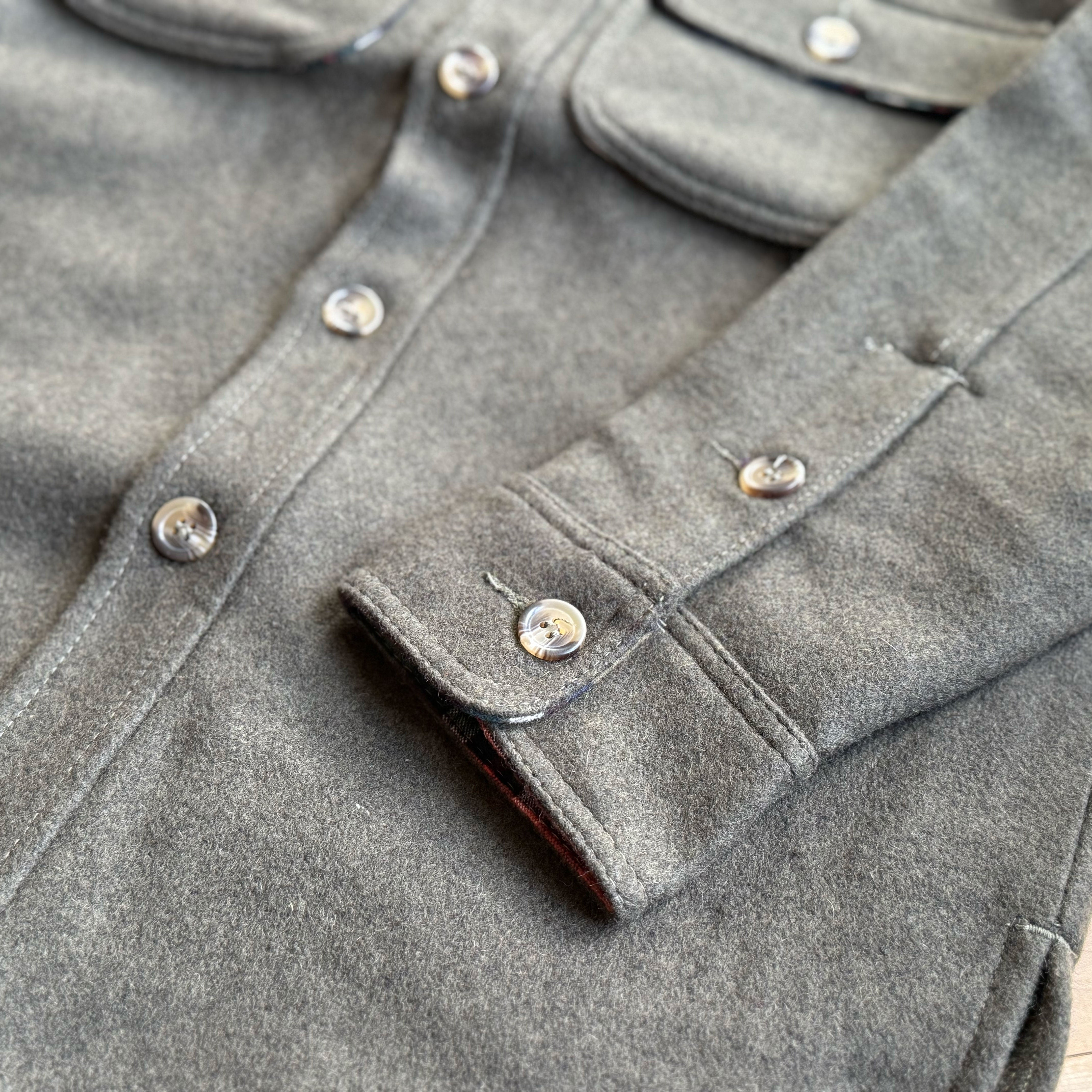Men's Flannel-Lined Wool Button Down Shirt for Winter Warmth - Cozy Casual & Outdoor Workwear for Cold Weather Activities