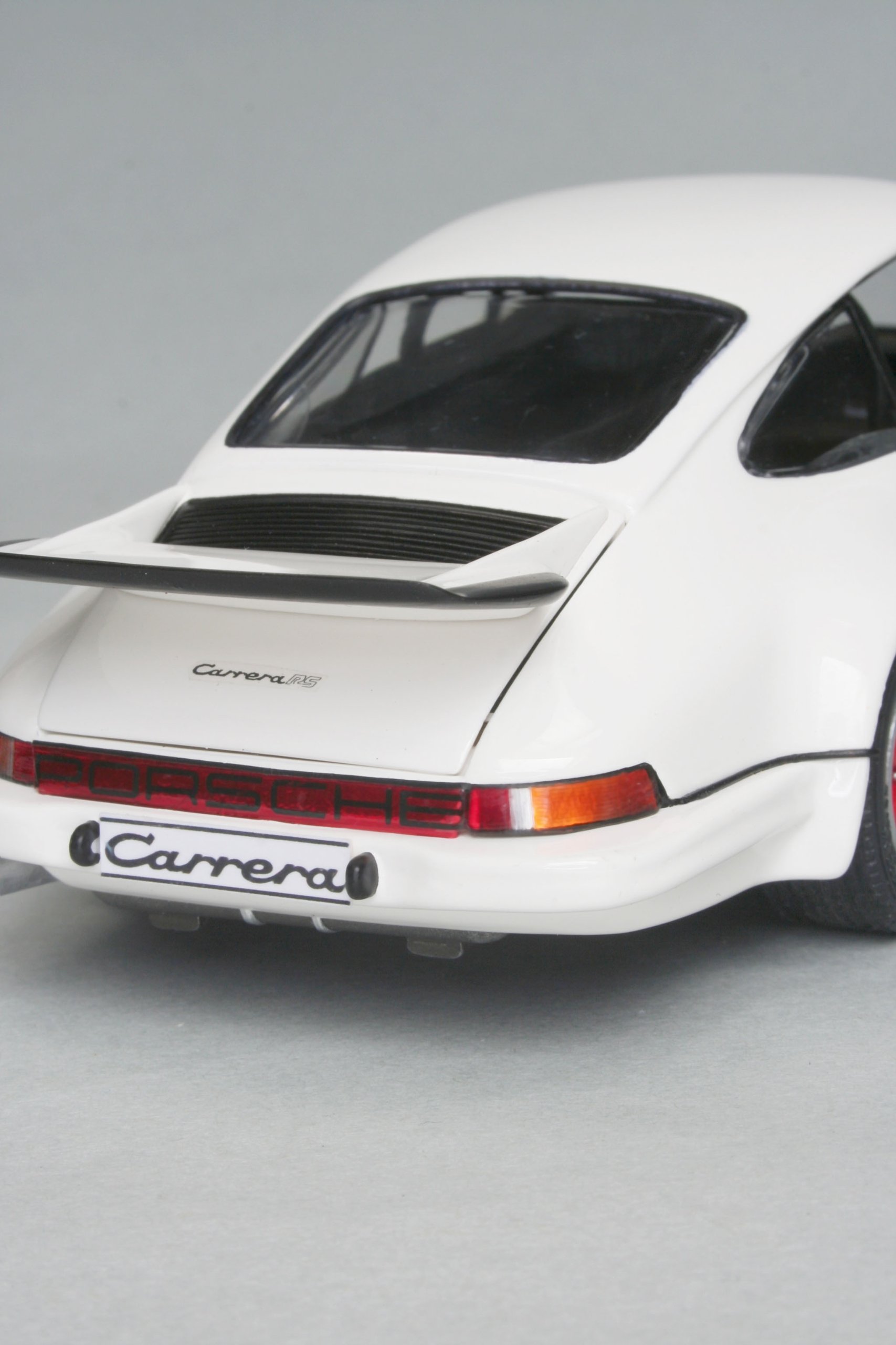 Revell 1/25 Scale 1972 Porsche Carrera RS 3.0 Sports Car Model Kit - Perfect for Collectors, Hobbyists & Car Enthusiasts (Display, Gifts, DIY Projects)