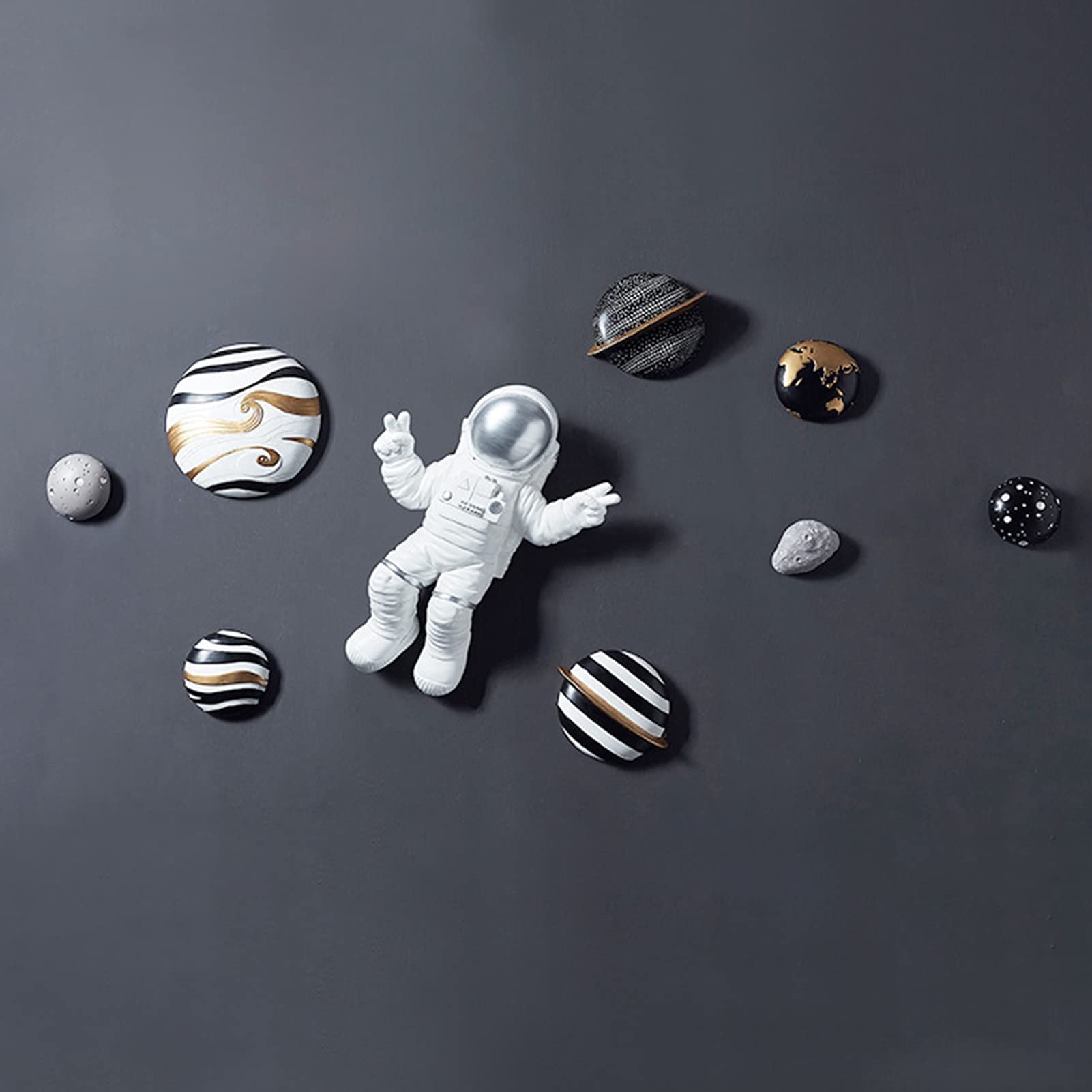 YAYONG Resin Astronaut Wall Decor - Creative Spaceman Relief Art for Kids Room & Bedroom - Unique Hanging Ornament for Space-Themed Nursery Decor