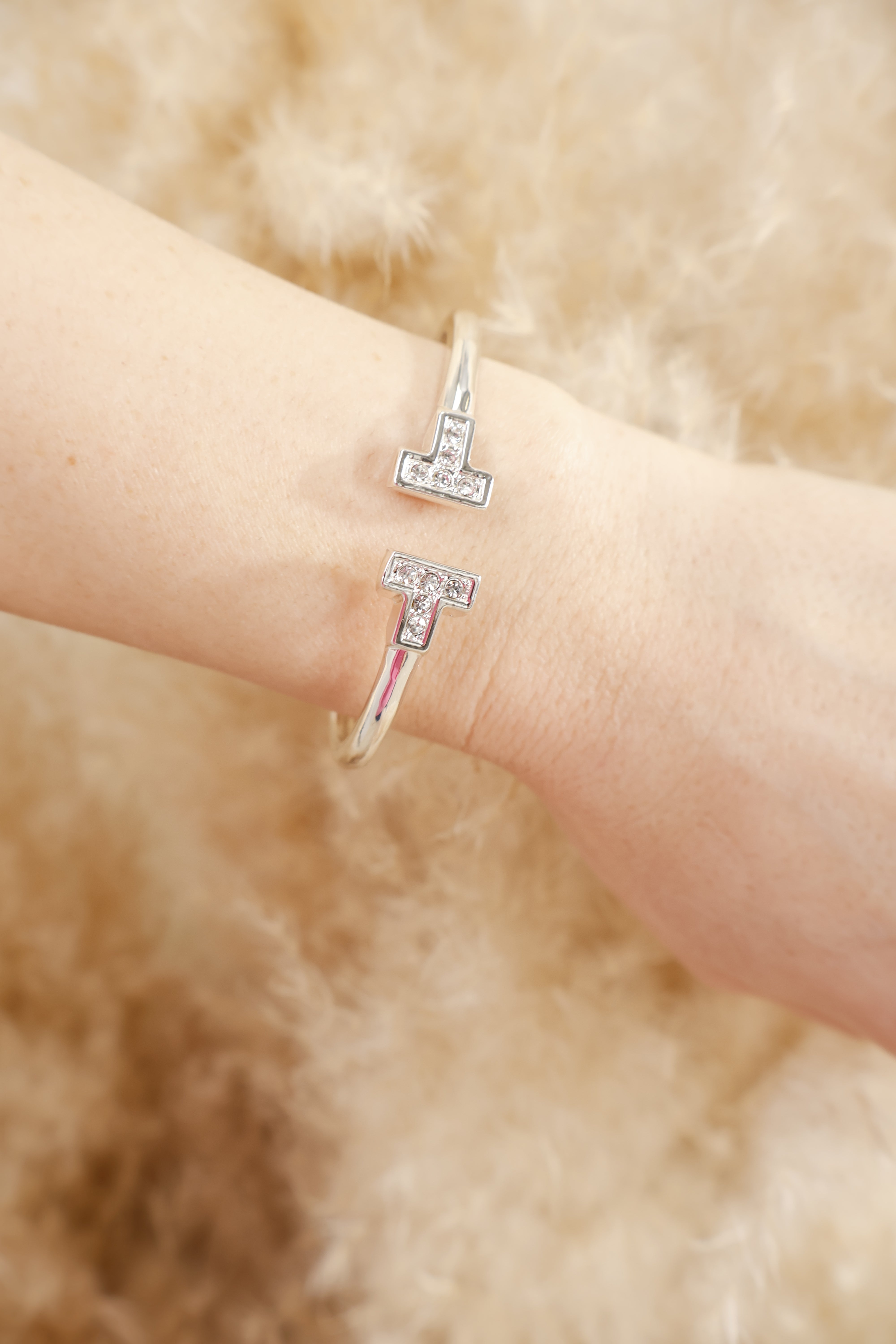 Elegant Silver T-Clasp Bracelet for Women - Adjustable & Hypoallergenic Jewelry for Daily Wear, Parties & Gifts