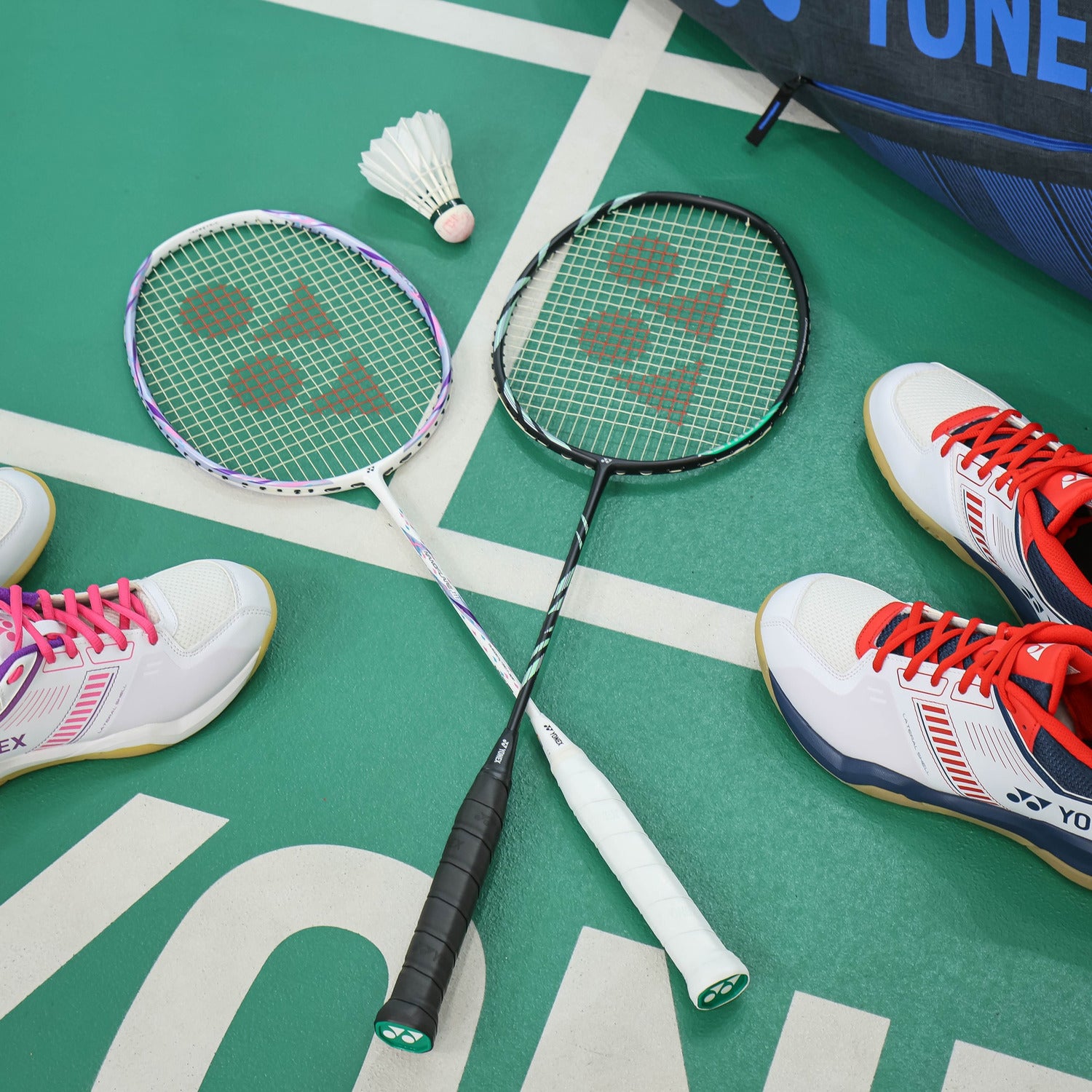 Yonex Astrox 11 Badminton Racket - Black/Green - High Performance Carbon Fiber Shuttlecock Racket for Professional & Recreational Players - Perfect for Tournaments & Training Sessions