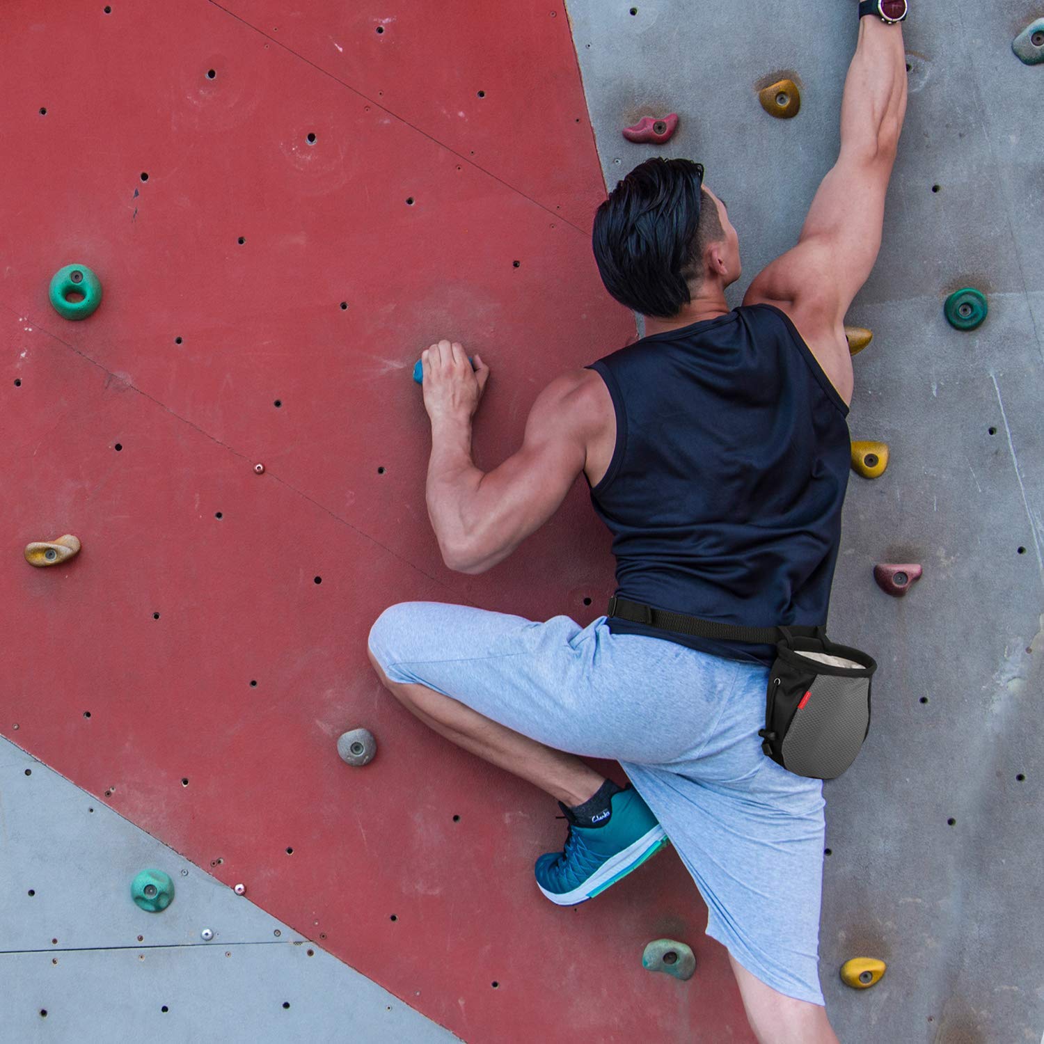 Rhino Valley No Leak Climbing Chalk Bag with Adjustable Belt, Carabiner Clip & Zippered Pockets - Perfect for Rock Climbing, Bouldering, CrossFit, Weightlifting & Gym Workouts | Durable & Secure Chalk Holder for Outdoor Sports & Fitness Training