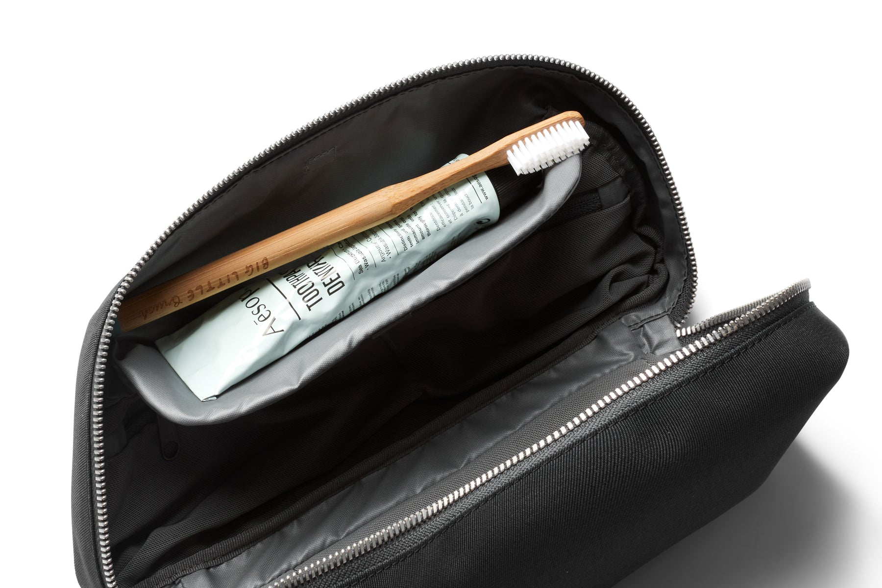 Bellroy Premium Travel Toiletry Kit - Water-Resistant Organizer for Men & Women - Perfect for Airplane, Gym, Camping & Business Trips
