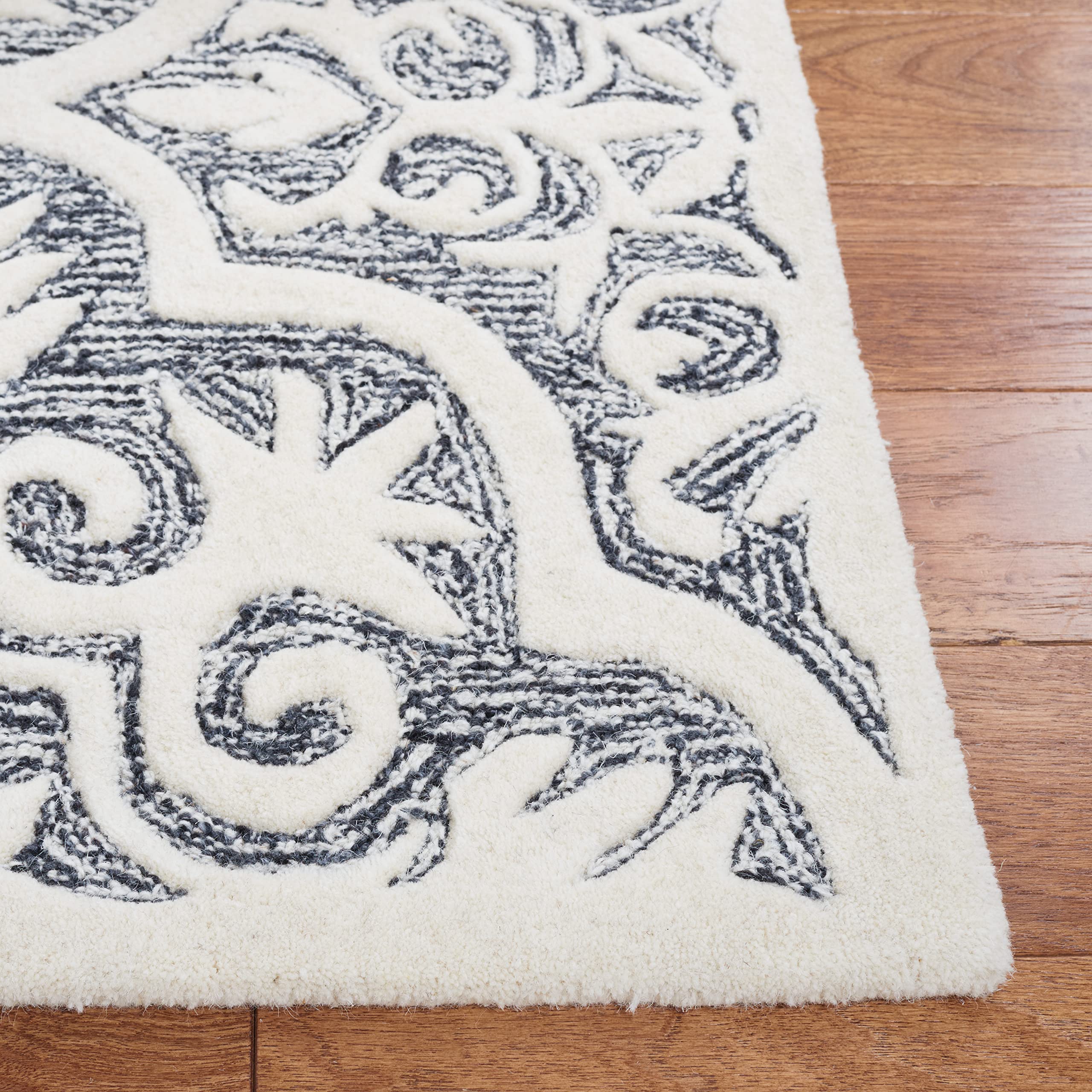 SAFAVIEH Metro Collection 6' Square Black & Ivory Wool Area Rug - Handmade Premium Quality for Living Room, Dining Room & Bedroom | Soft & Durable Floor Covering for Home Decor