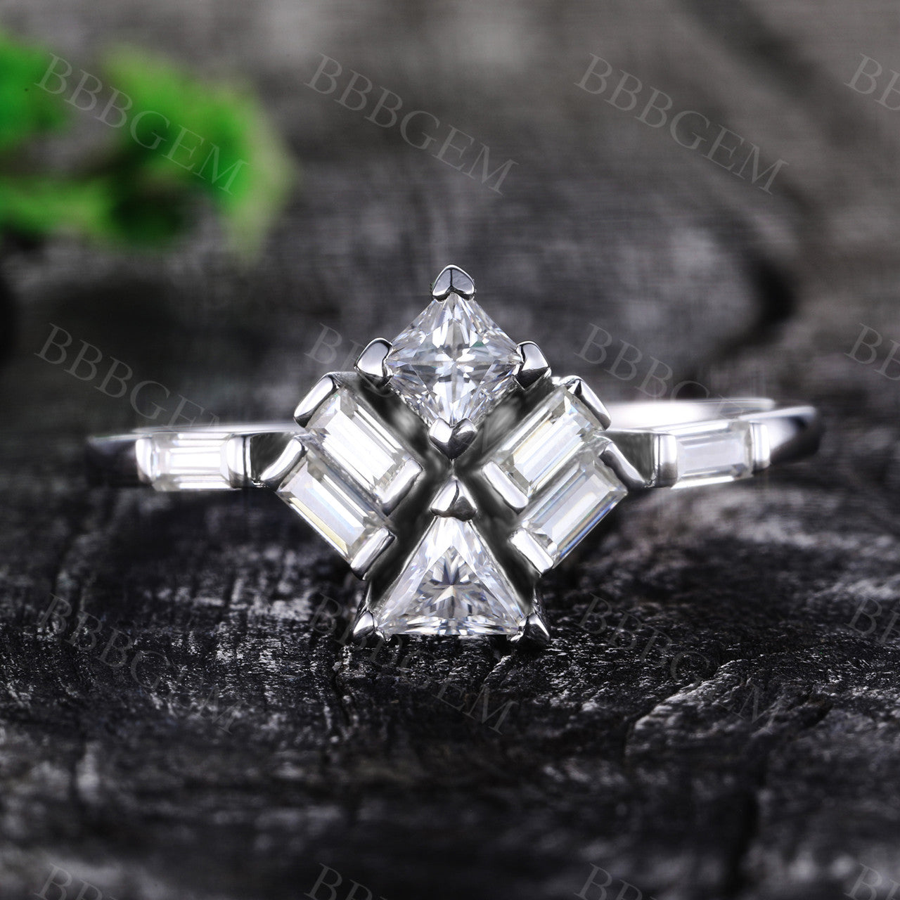 Vintage Moissanite Engagement Ring for Women - Unique Wedding Band, Proposal Ring - Perfect for Anniversaries, Valentine's Day & Special Occasions