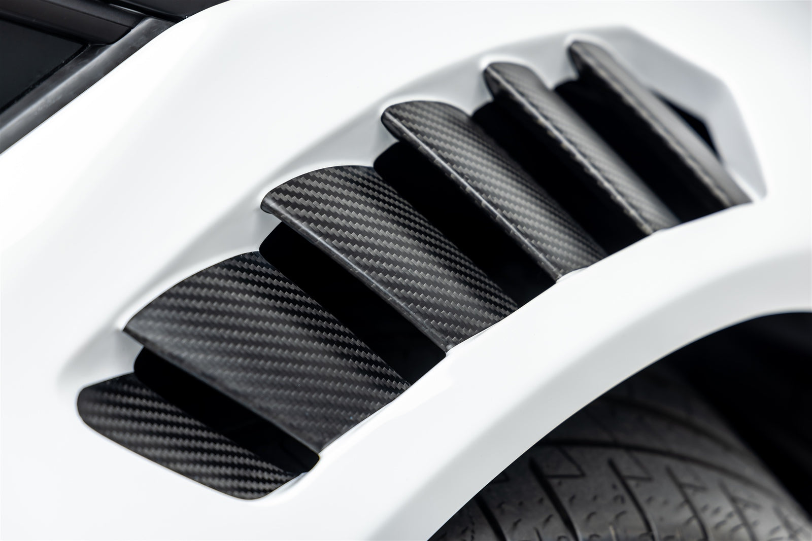 Lamborghini Huracan EVO 2WD Monza Aero Program CB 01 - High Performance Sports Car for Racing Enthusiasts | Perfect for Track Days and Supercar Events
