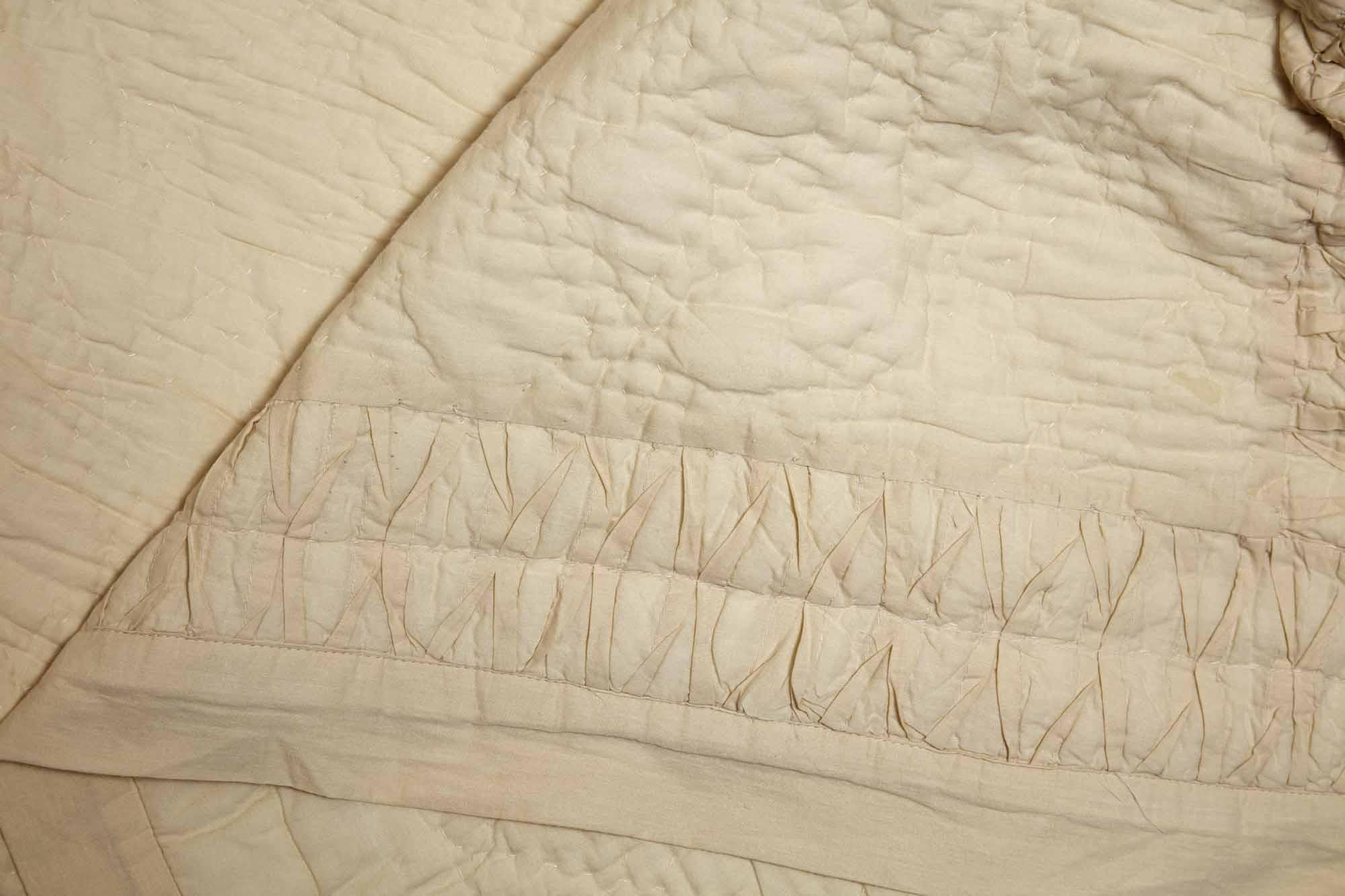 Adelia Creme Twin Quilt Set 68x86 Inches - Soft Bedding for Cozy Sleep - Perfect for Guest Rooms, Dorms & Kids' Bedrooms