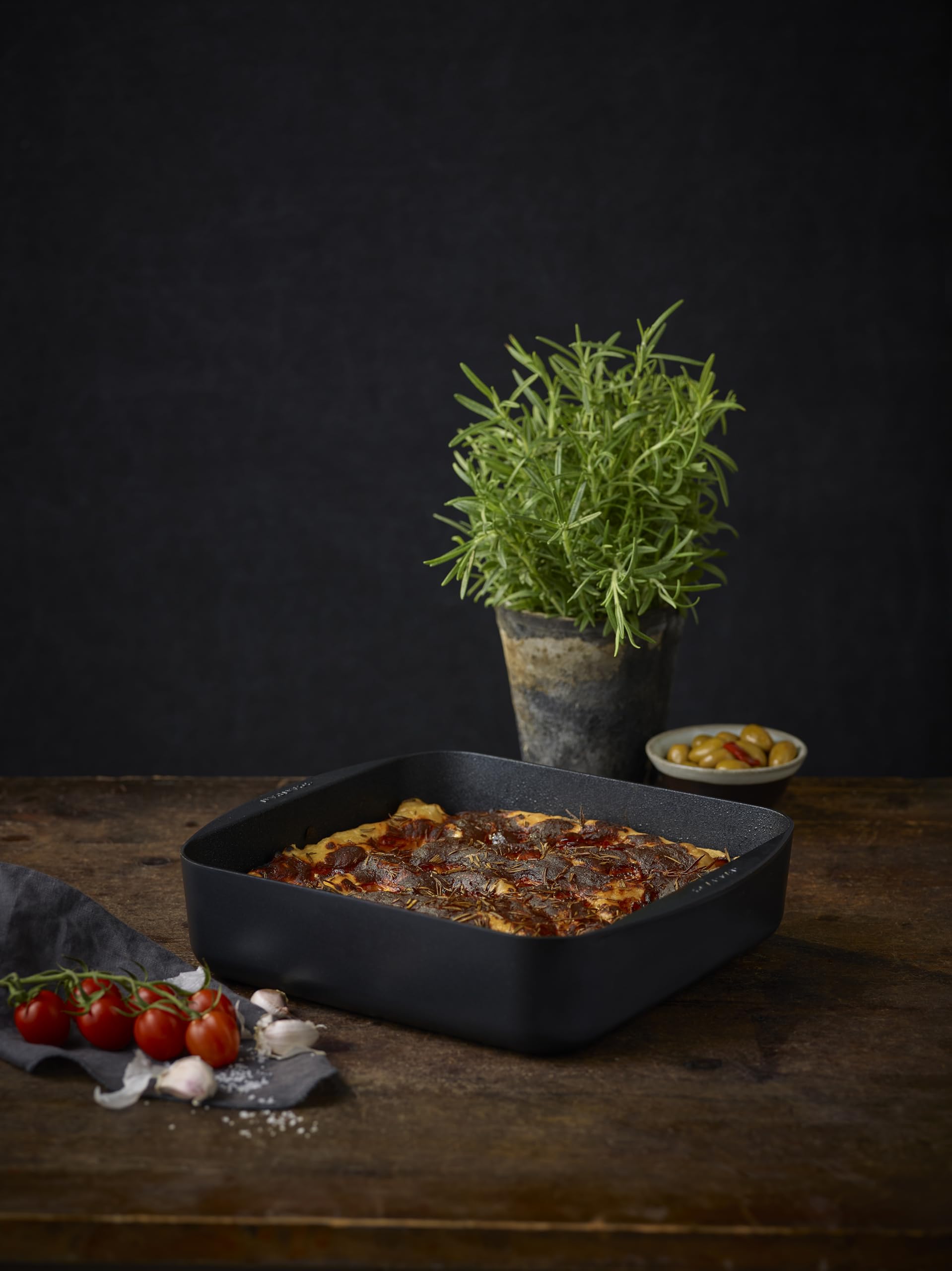 SCANPAN 54403600 Non-Stick Square Frying Pan - 12.6 x 12.6 Inches (32 x 32 cm) - Black TechnIQ IH Induction Compatible Cookware for Searing, Stir-Frying & Pancakes