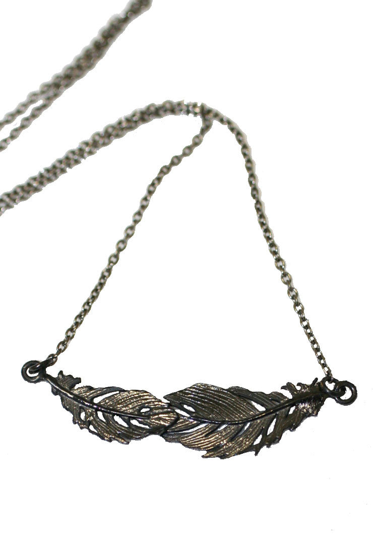 Handmade Crow Feather Necklace - Gothic Boho Jewelry for Women, Unique Raven Pendant Gift for Her - Perfect for Halloween, Cosplay & Witchy Fashion