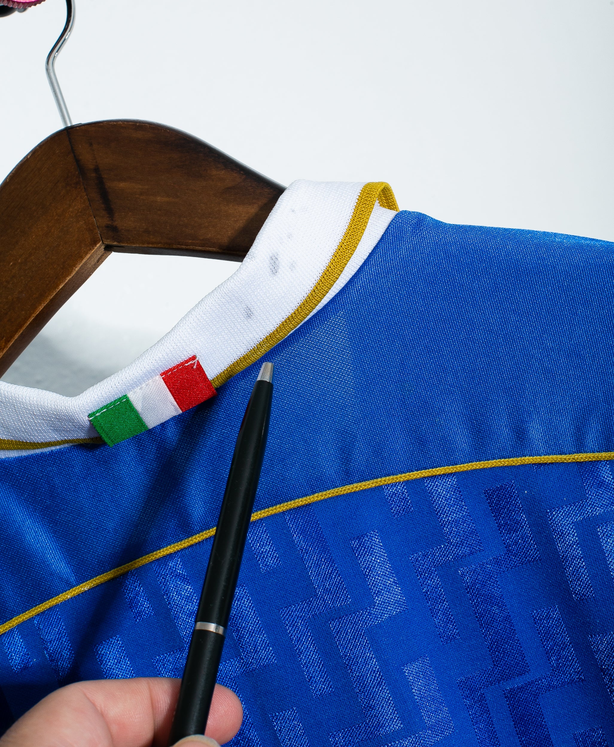 1995 Italy Home Jersey - Authentic Retro Football Shirt (Size L) - Perfect for Fans, Collectors & Match Days