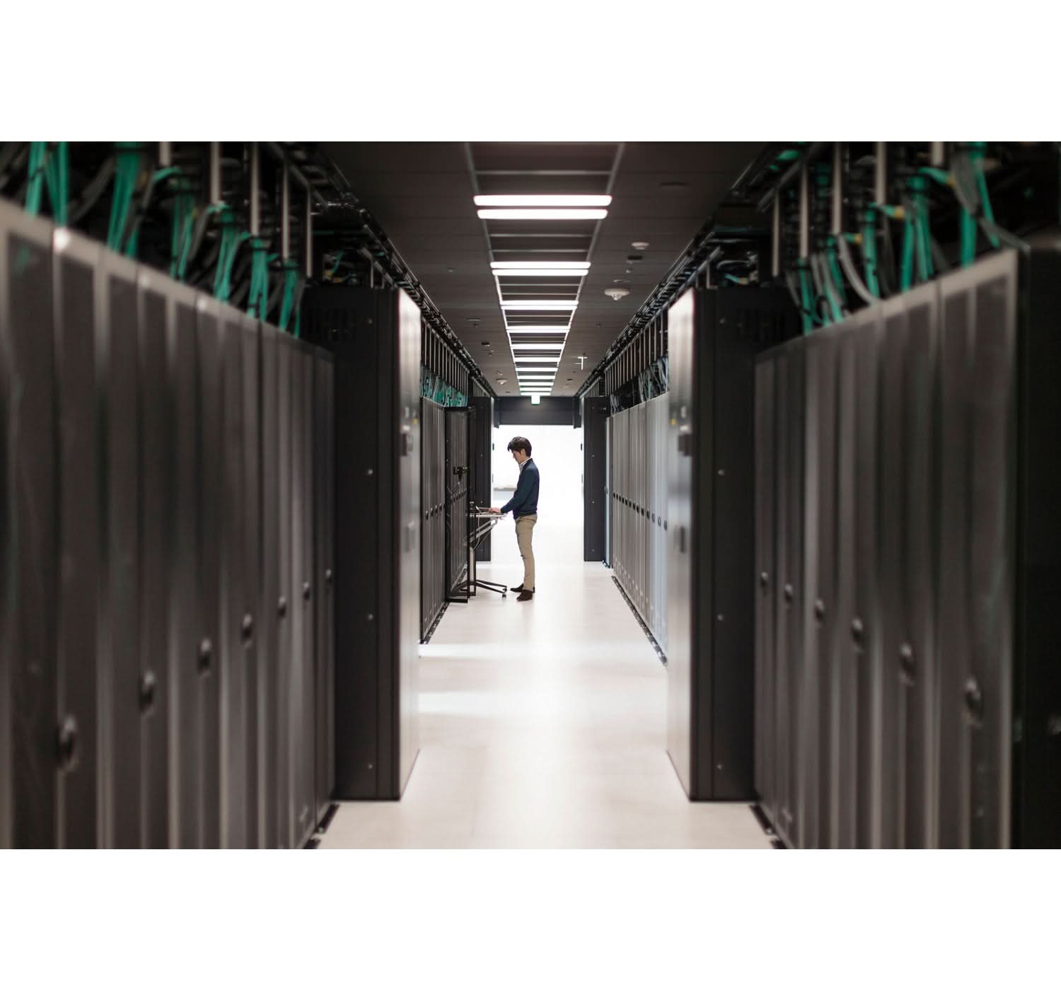 HPE Aruba 6200M Managed L3 Gigabit Ethernet Switch (10/100/1000) with PoE+ Support | R8Q68A | Ideal for Business Networks, Office Connectivity & Enterprise IT Infrastructure