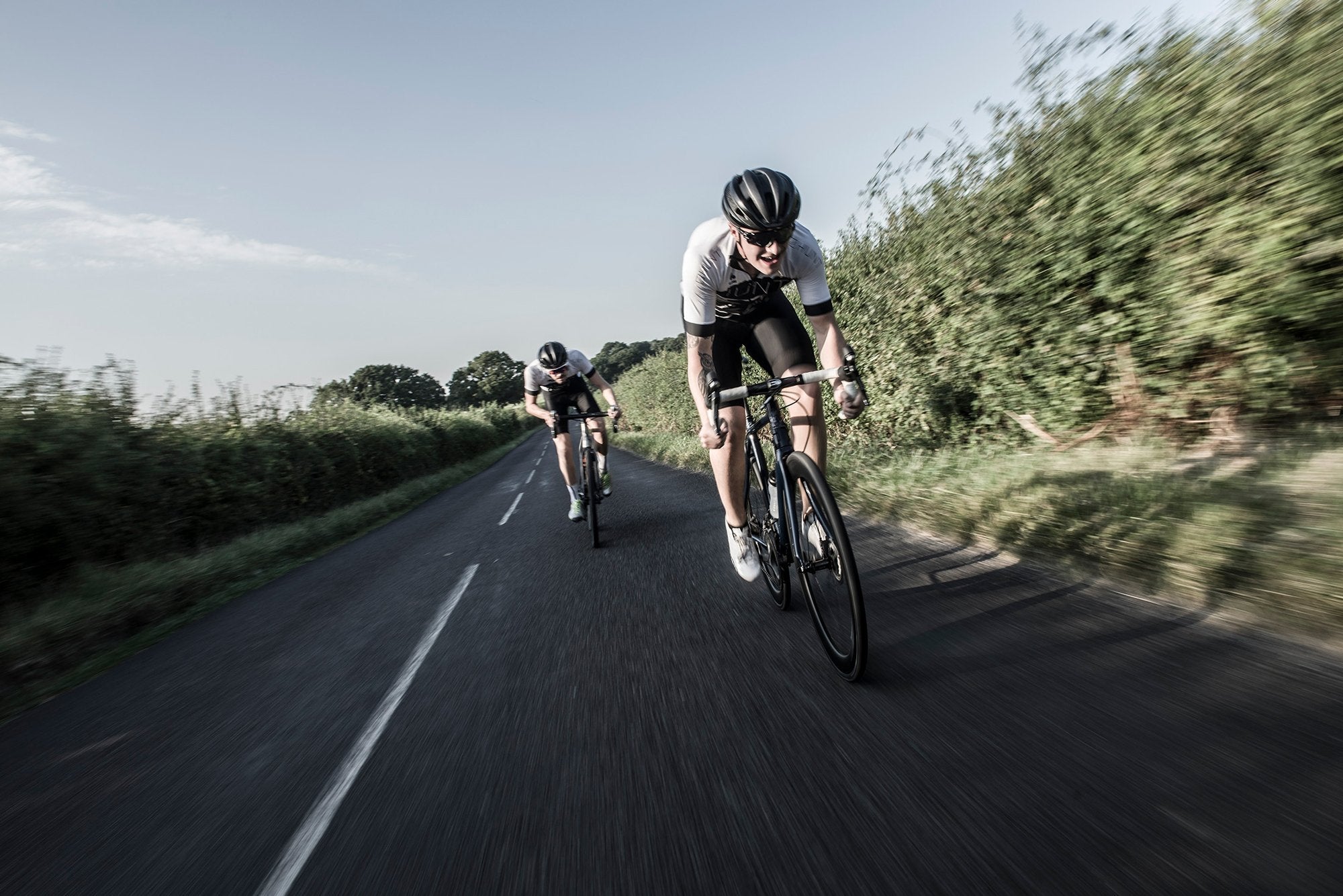 RE:NEW HUNT 4050 Carbon Aero Disc Wheelset - Lightweight 50mm Deep Carbon Road Bike Wheels for Speed & Performance | Perfect for Road Racing, Triathlons & Endurance Cycling