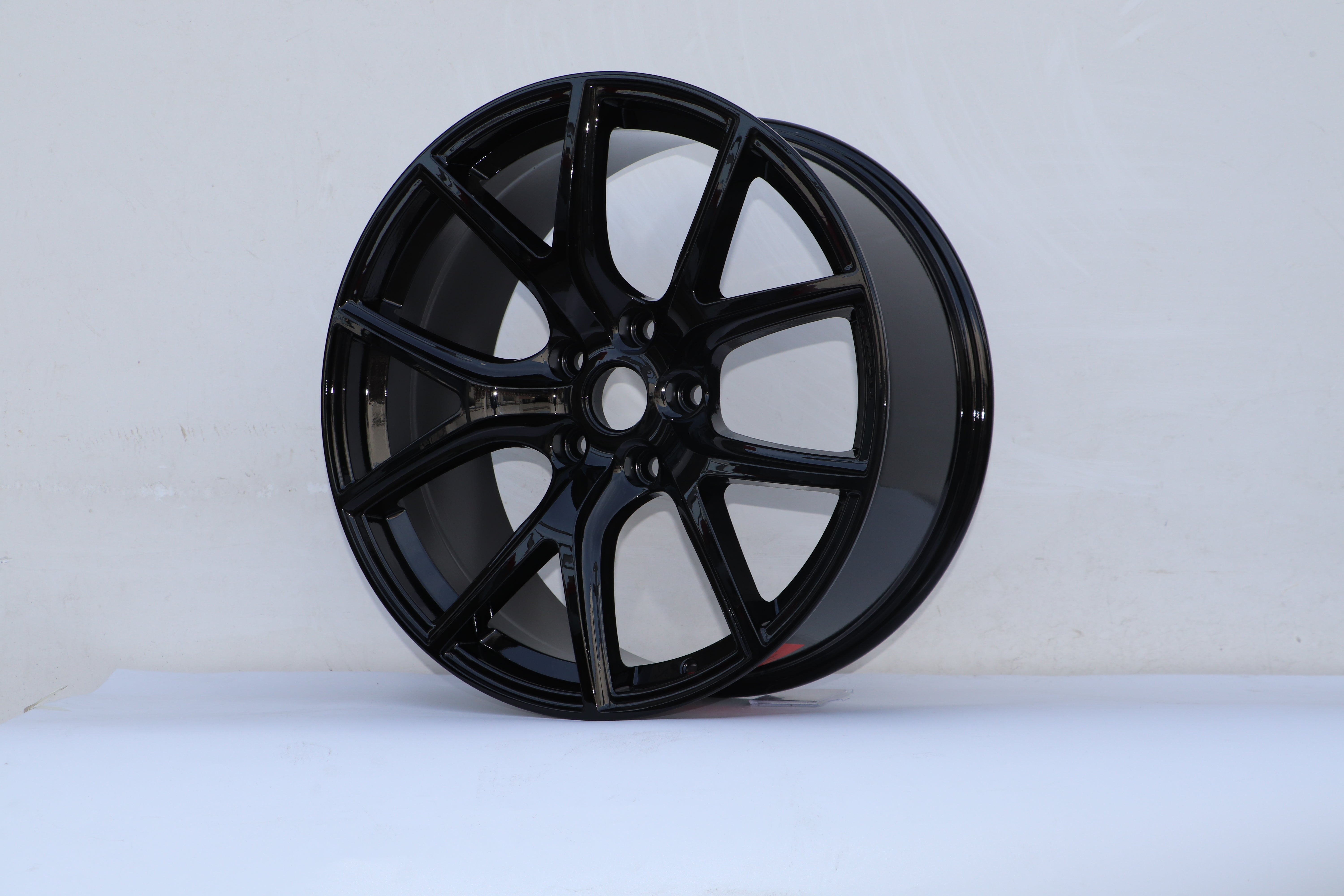 22-Inch Alloy Wheels for Jeep Grand Cherokee, Laredo, Commander & Overland - Perfect for Off-Roading & Urban Driving