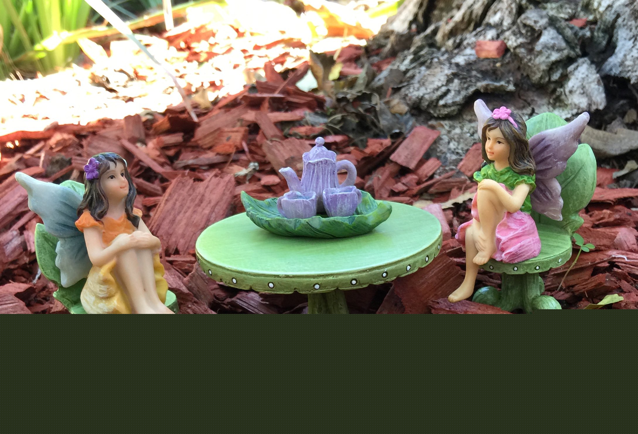 GlitZGlam Miniature Fairy Garden Furniture Set - Leaf Bistro Table & Chairs with Tea Set for Fairies, Gnomes & Miniature Gardens | Perfect for Fairy House Decor, DIY Terrariums & Whimsical Backyard Displays
