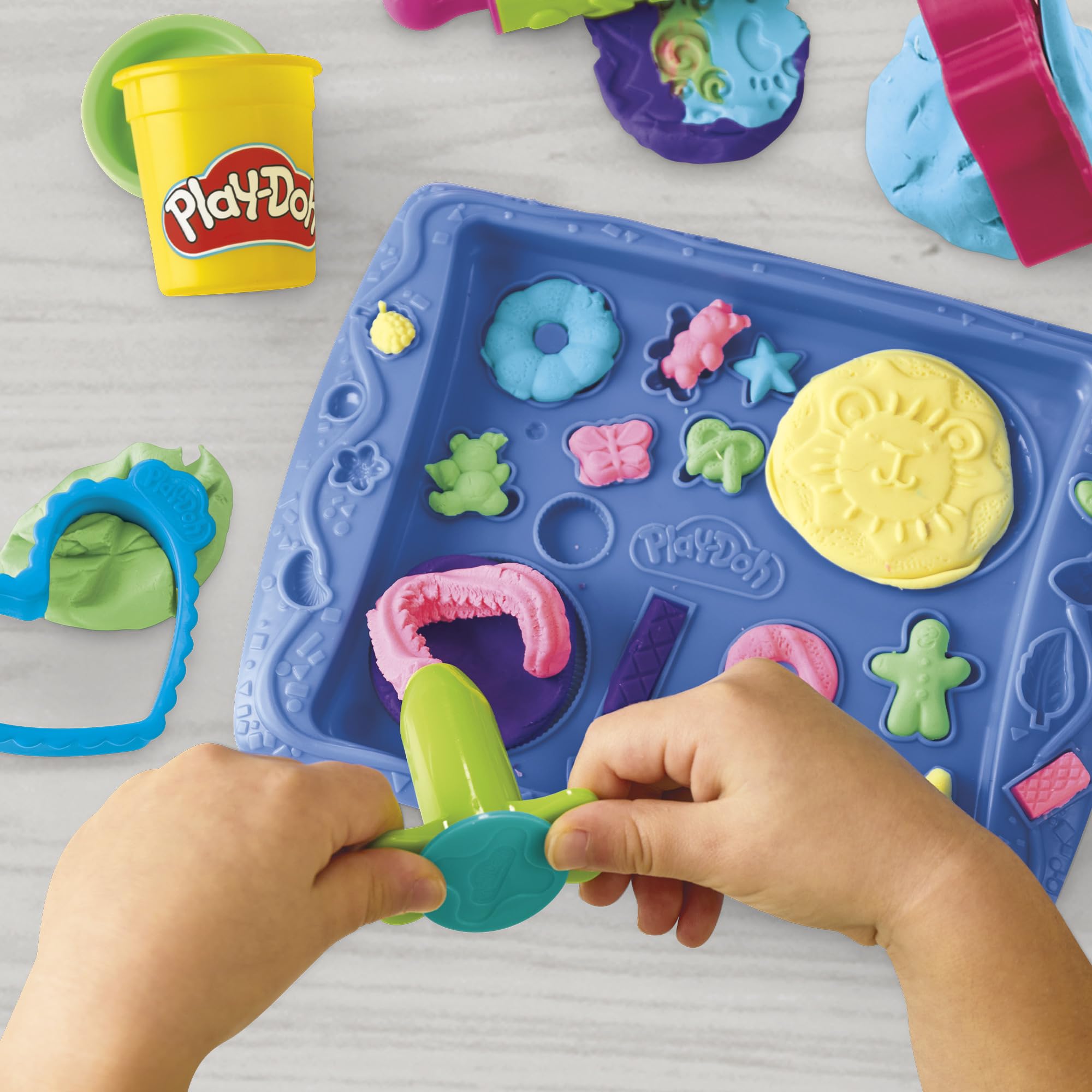 Play-Doh Kitchen Creations Cookie Creations Playset - Kids Arts & Crafts Set, Preschool Play Food Toys for Boys & Girls Ages 3+ - Fun Baking Pretend Play for Birthday & Easter Gifts (Amazon Exclusive)