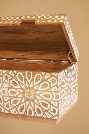 Handcrafted Wooden Albaron Blanket Chest with Intricate Carvings - Stylish Home Storage Organizer for Bedroom, Living Room & Nursery