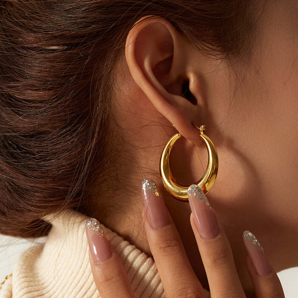 18K Gold Plated Chunky Hoop Earrings for Women - Large Statement Hoops - Trendy Fashion Jewelry Gift - Perfect for Parties, Weddings & Everyday Wear | JDE948