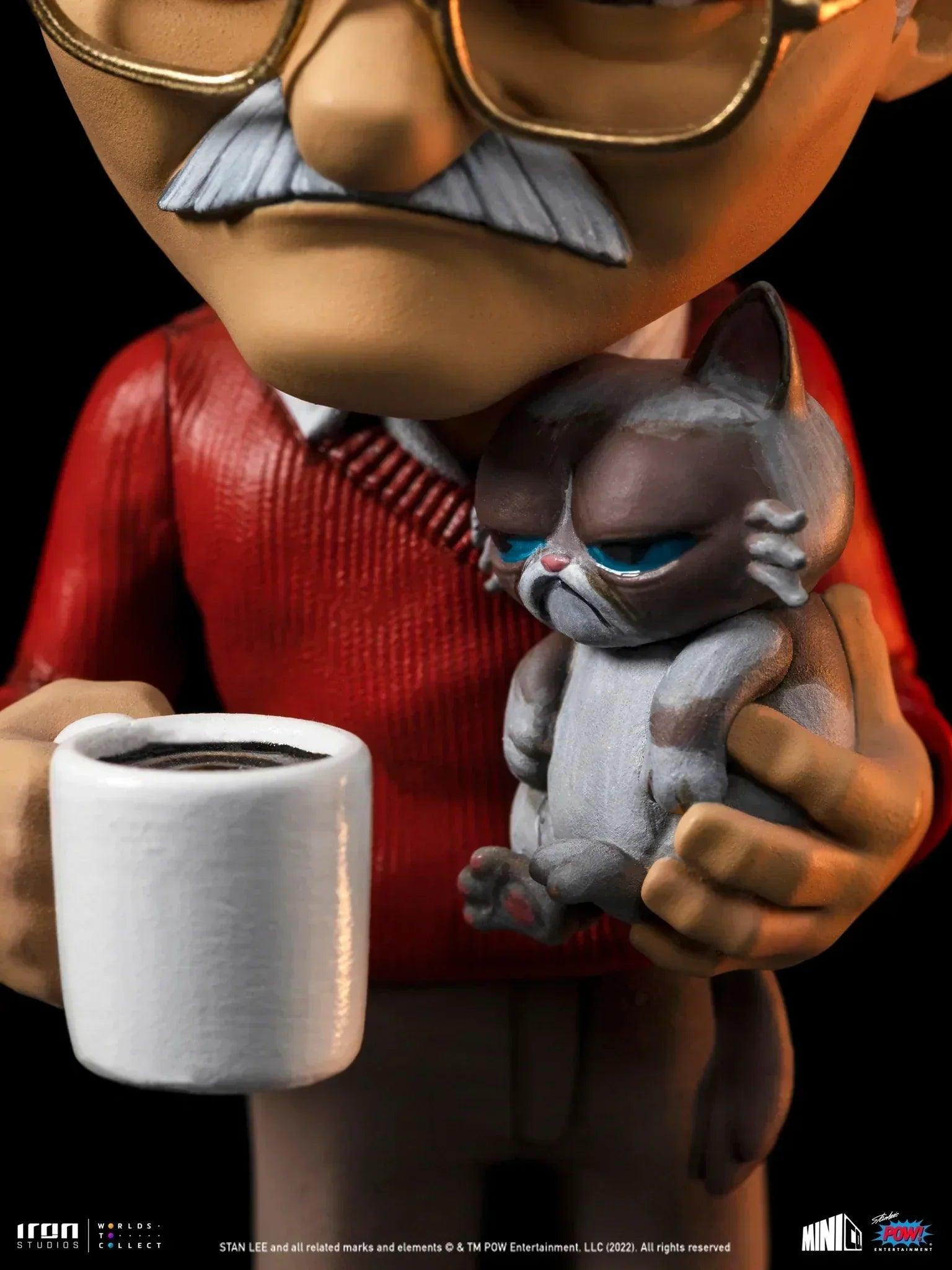 Stan Lee with Grumpy Cat MiniCo Figure by Iron Studios & Pow! Studios - Collectible Marvel Comic Book Character Statue for Display, Gifts & Pop Culture Enthusiasts