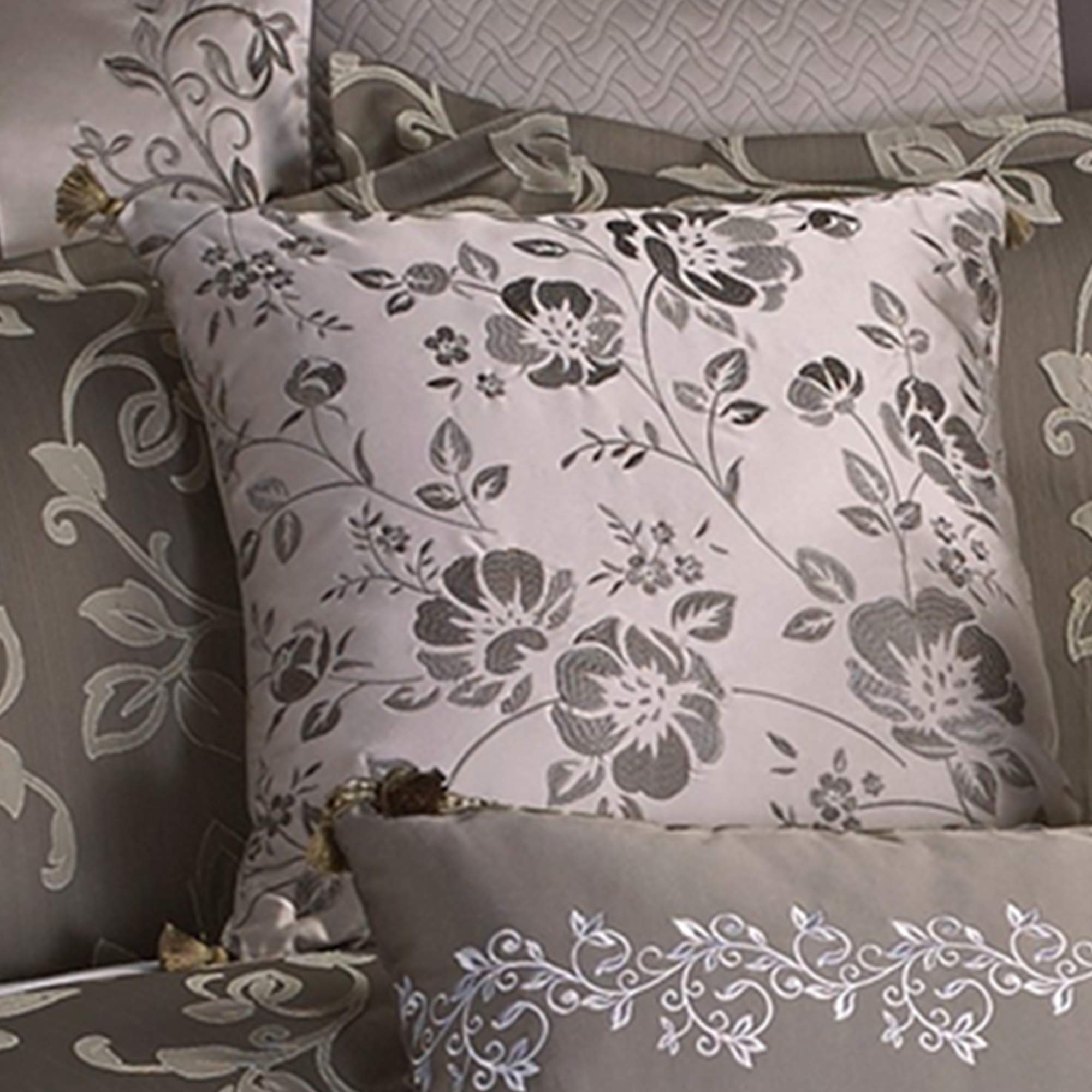 Benjara 10-Piece King Size Comforter Set - Soft Polyester Bedding with Elegant Leaf Pattern in Gray - Perfect for Master Bedroom, Guest Room & Cozy Home Decor