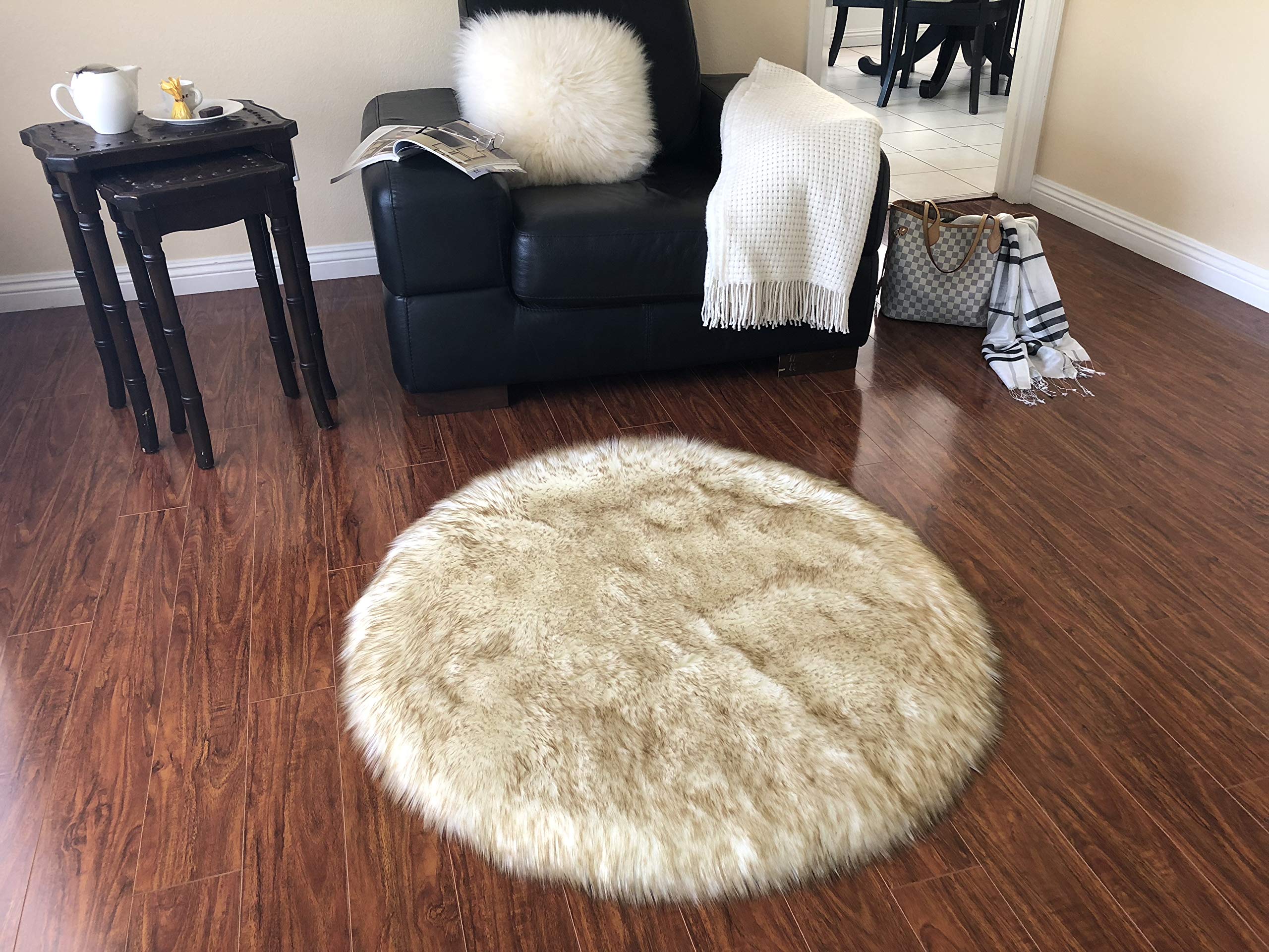 Luxury Faux Sheepskin Rug - Super Soft Hypoallergenic Plush Fur Carpet for Bedroom, Living Room, Nursery | Round Shaggy Silky Floor Mat (4ft/120cm, White with Brown Tips) | Perfect for Cozy Home Decor, Kids Play Area & Sofa Accent