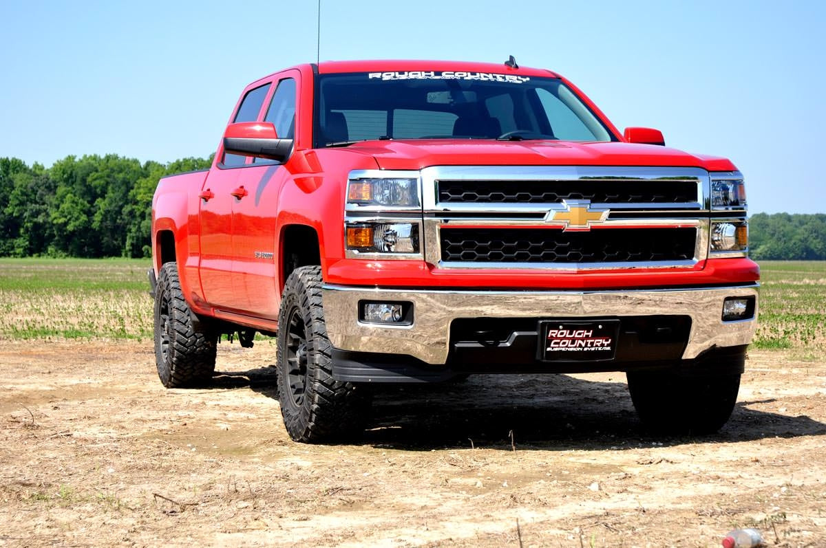 2 Inch Lift Leveling Kit for Chevy/GMC 1500 (2007-2018) & SUV (2007-2020) - Durable Aluminum Construction with Red Finish - Perfect for Off-Roading & Improved Ground Clearance