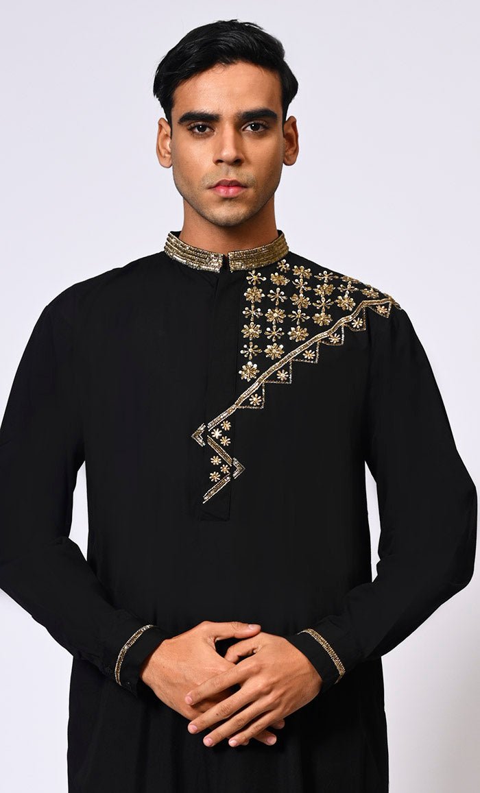 Handmade Traditional Black Thobe for Men - Premium Embroidered Islamic Robe for Prayer, Weddings & Special Occasions