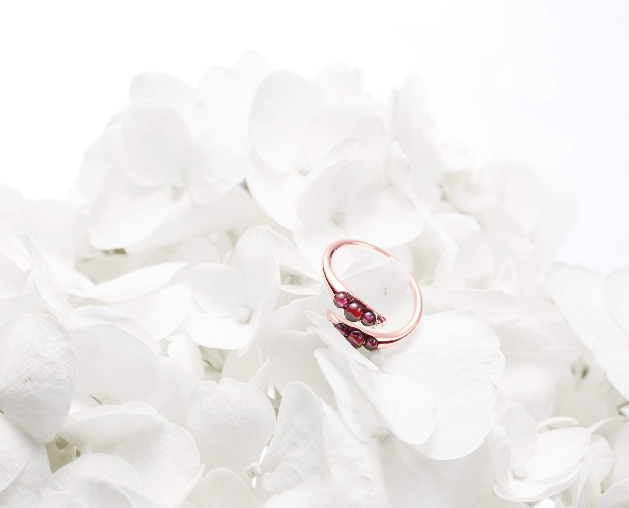 Majade 14K Rose Gold Garnet Ring – January Birthstone, Handmade Engagement & Wedding Ring, Unique Minimalist Red Gemstone Jewelry – Perfect for Nature-Inspired Bridal, Anniversary & Special Occasion Gifts